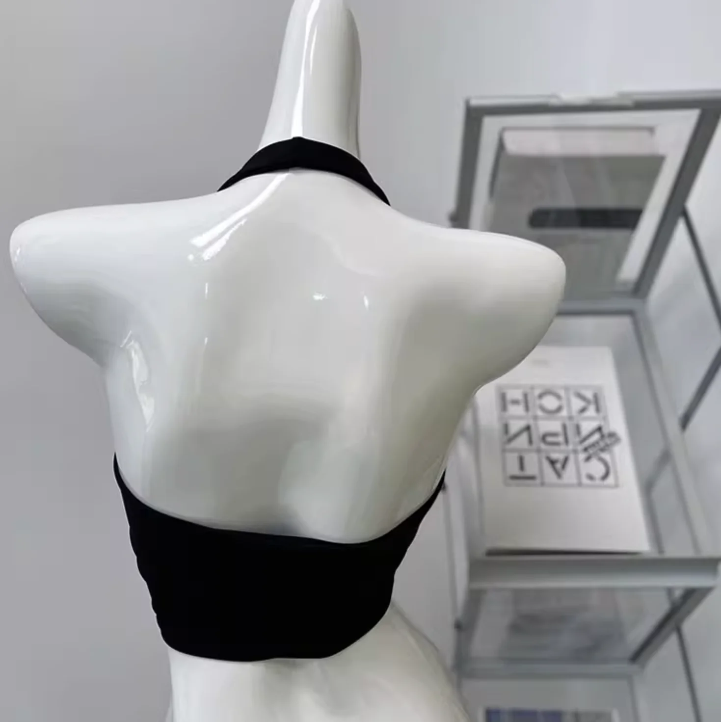 Сексуальный спортивный бюстгальтер с воротником-халтер, женский противоударный сборный противопровисающий жилет для йоги, стильная одежда, спортивный бюстгальтер
Сексуальный спортивный бюстгальтер с воротником-халтер, женский противоударный сборный противопровисающий жилет для йоги, стильная одежда, спортивный бюстгальтер