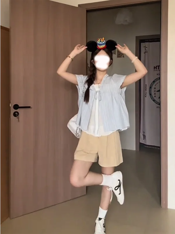 Korean Sle ort Sve V-Ne Striped Doll irt Women's Sweet Slimming Two-Piece Top Comfortable Loose Fit Summer Faion
Korean Sle ort Sve V-Ne Striped Doll irt Women's Sweet Slimming Two-Piece Top Comfortable Loose Fit Summer Faion