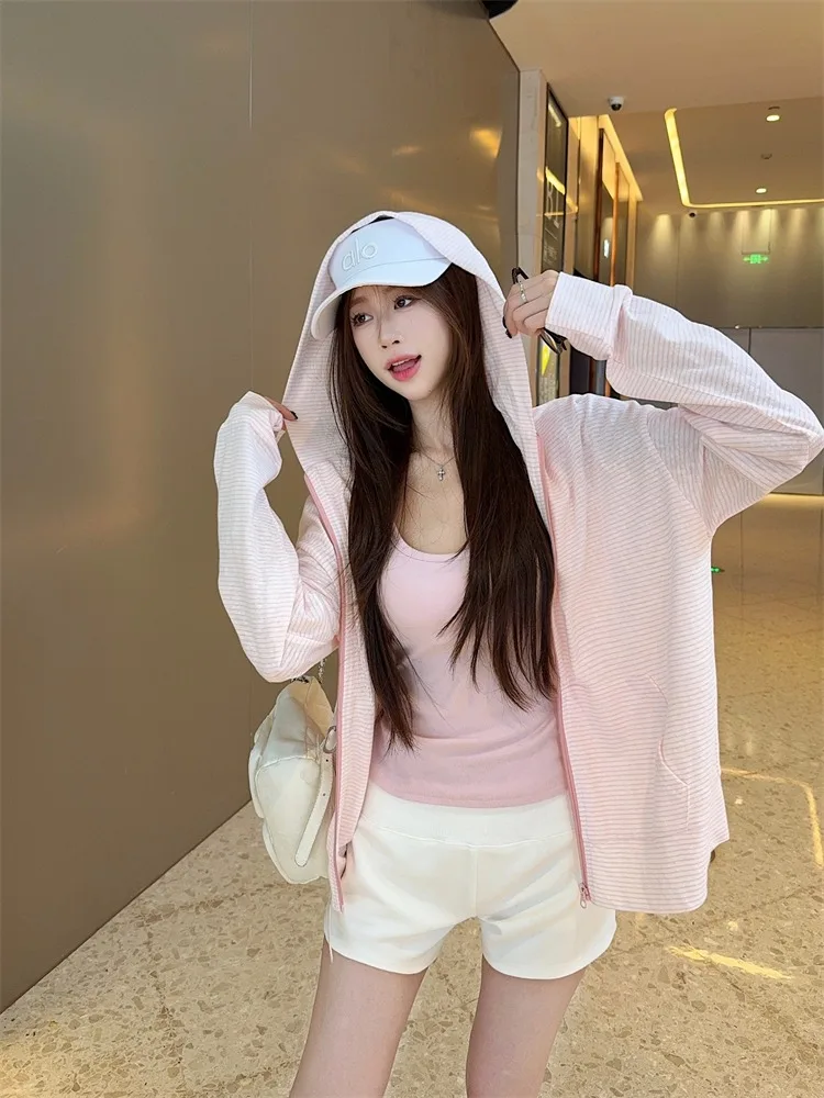 Korean Sle Long Sve Hooded Jaet Women Summer Small Size Loose Zipper Thin Sun Protection Open Cardigan Top Pink Stripes
Korean Sle Long Sve Hooded Jaet Women Summer Small Size Loose Zipper Thin Sun Protection Open Cardigan Top Pink Stripes