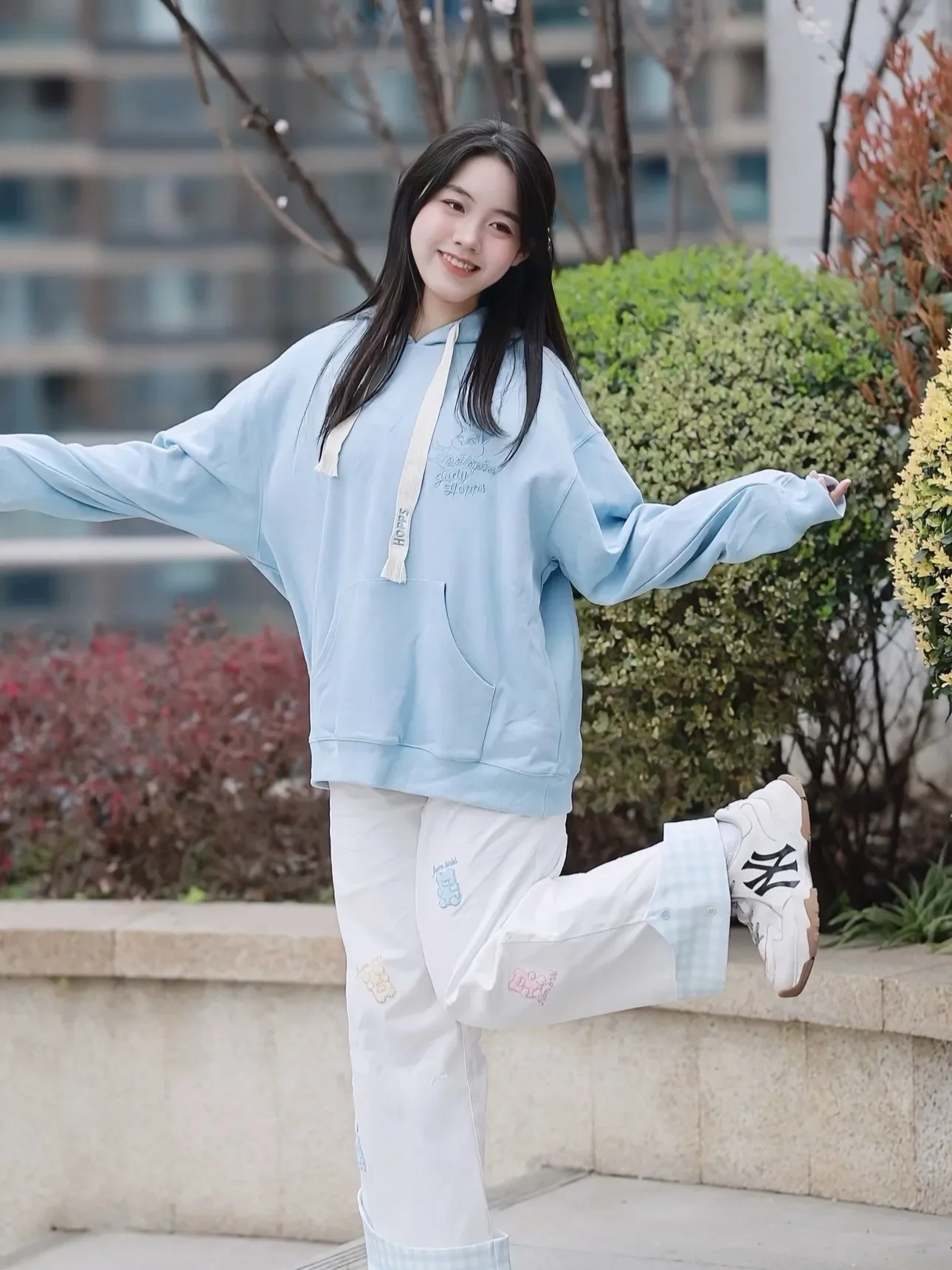 Women White Embroidery Kawaii Bear Y2k Jeans Female Vintage Plaid Patchwork Loose Trousers Streetwear Harajuku Denim Pants
Women White Embroidery Kawaii Bear Y2k Jeans Female Vintage Plaid Patchwork Loose Trousers Streetwear Harajuku Denim Pants