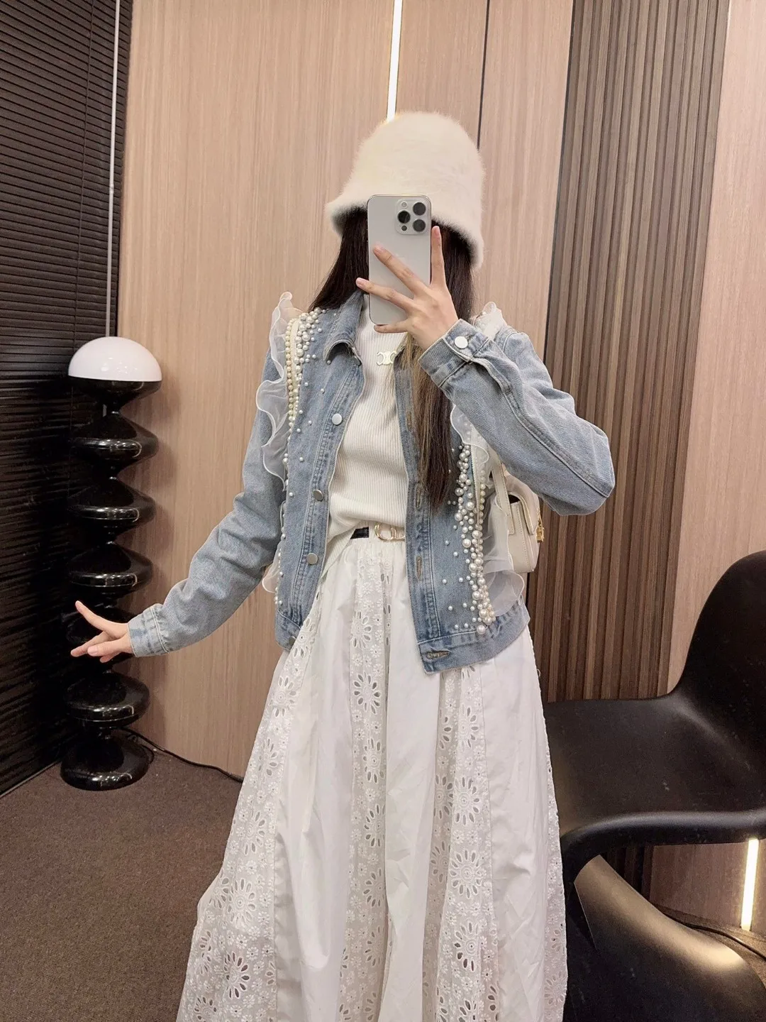 2024 Spring New Women's Wear Fashion Bead Two-Side Stitching Yarn Denim Jacket0127
2024 Spring New Women's Wear Fashion Bead Two-Side Stitching Yarn Denim Jacket0127