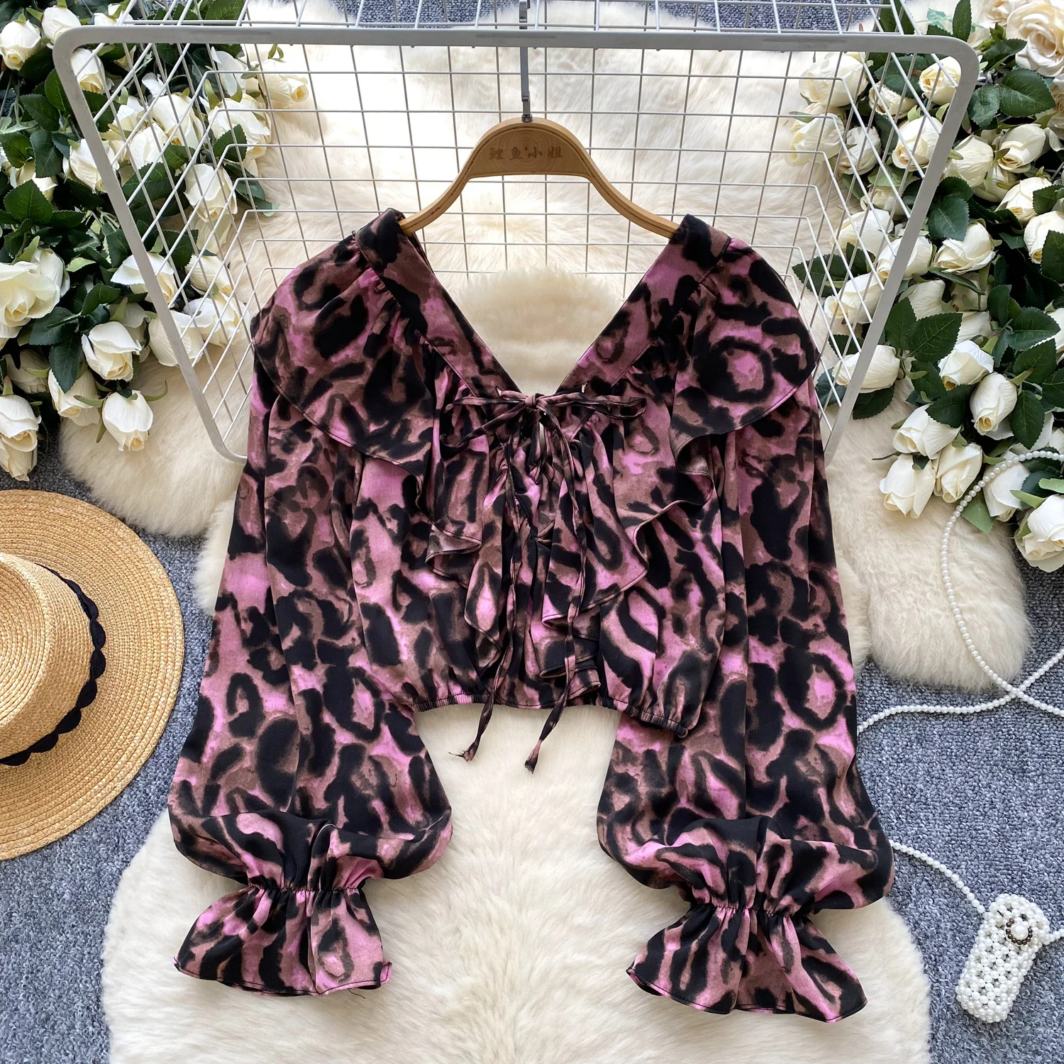 Basics Chic sexy Vintage flare sleeve chiffon Loose Top French Office Lady High Street Shirts women clothing
Basics Chic sexy Vintage flare sleeve chiffon Loose Top French Office Lady High Street Shirts women clothing