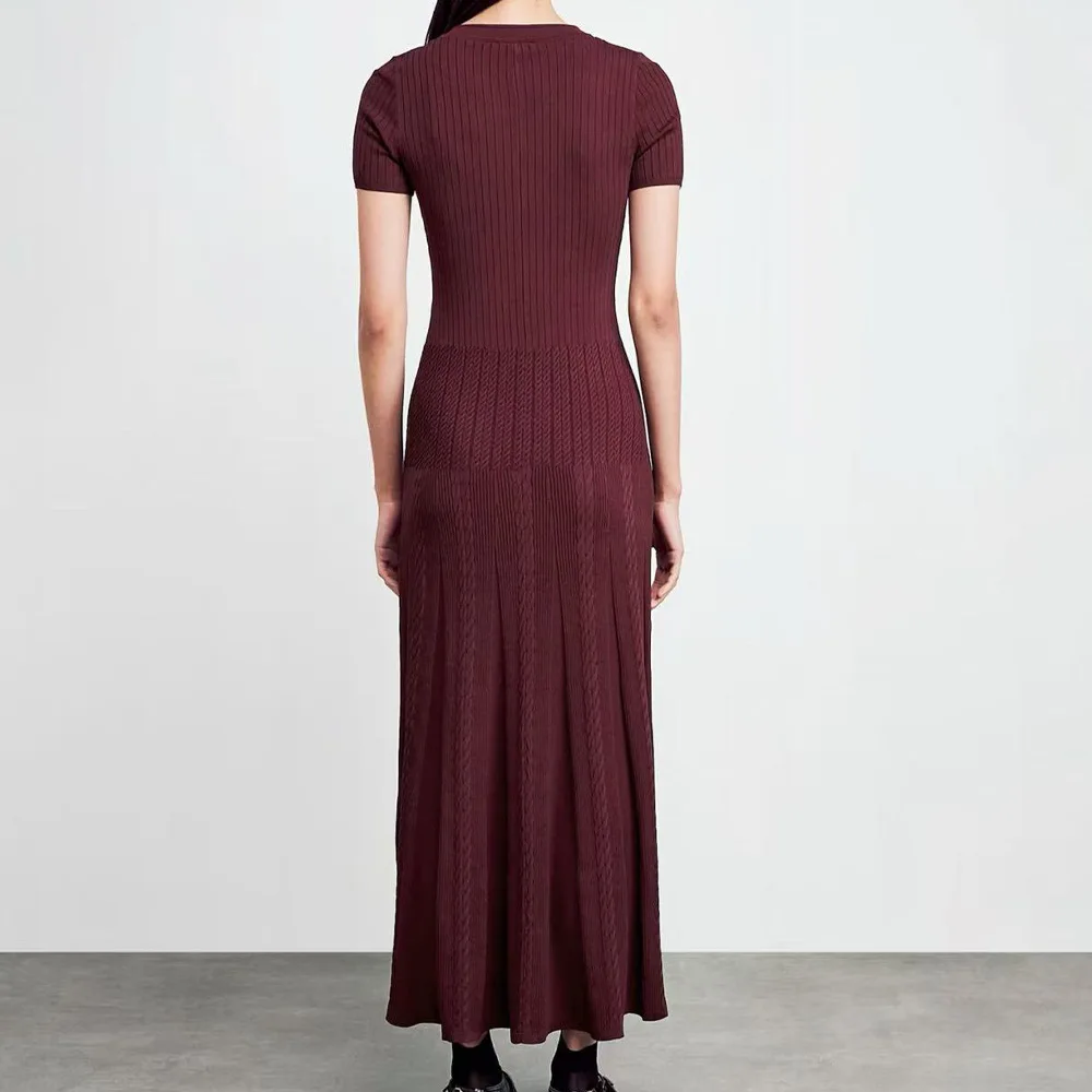Women's round neck slim fit knit maxi dress short sleeve single breasted evening dress holiday party midi robe
Women's round neck slim fit knit maxi dress short sleeve single breasted evening dress holiday party midi robe