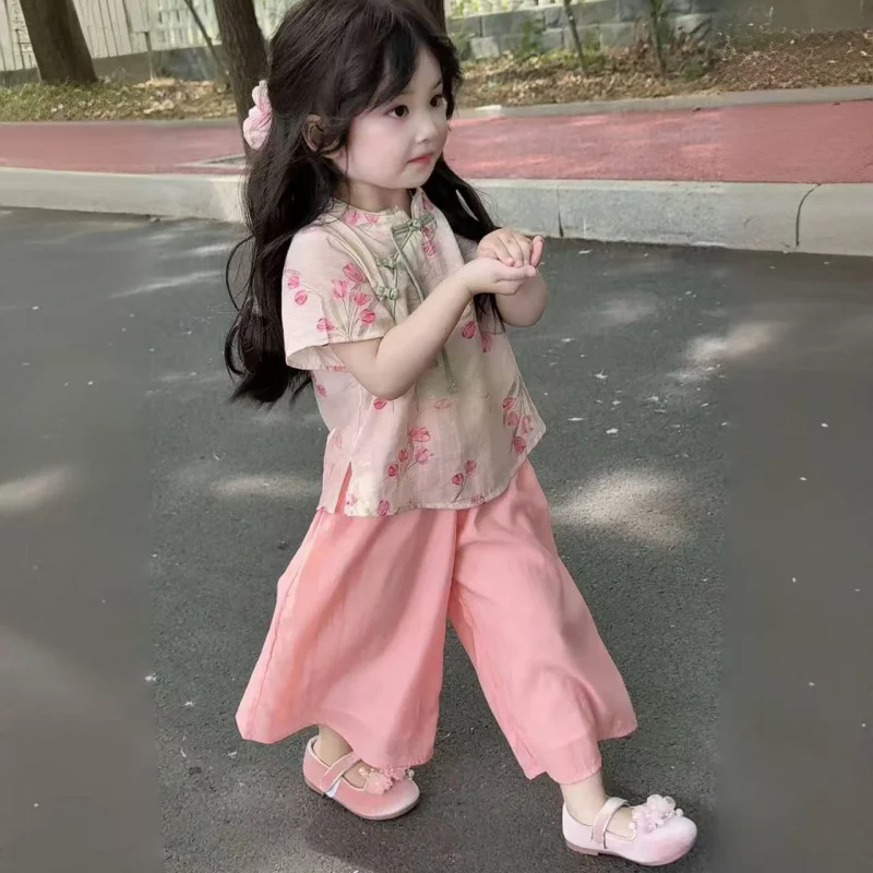 Girls' Vintage Style Fashion Set Floral Top for Baby Girls+Wide-leg Pants Chinese Style Two-piece Set New Chinese Style Summer O
Girls' Vintage Style Fashion Set Floral Top for Baby Girls+Wide-leg Pants Chinese Style Two-piece Set New Chinese Style Summer O