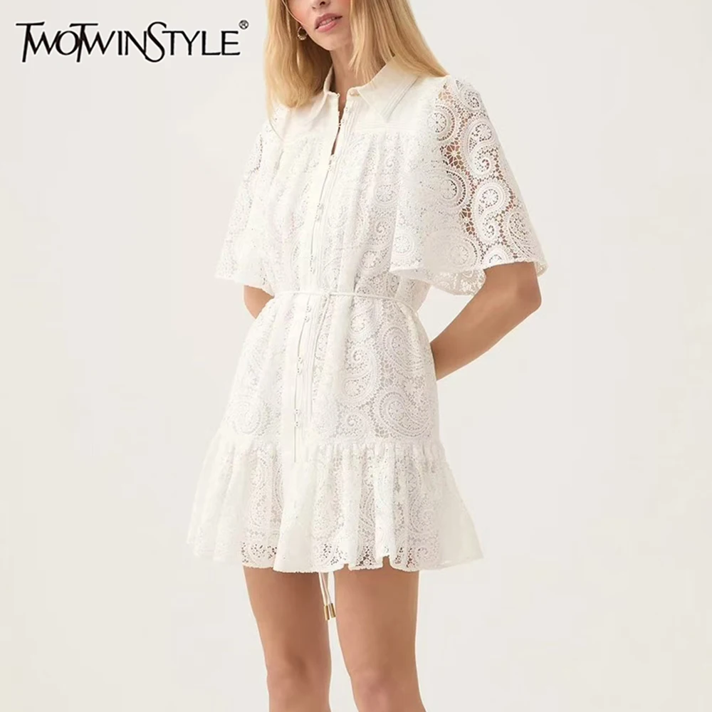 TWOTWINSTYLE однотонные модные платья с вышивкой для женщин, лоскутное мини-платье с короткими рукавами и лацканами, женское новое
TWOTWINSTYLE однотонные модные платья с вышивкой для женщин, лоскутное мини-платье с короткими рукавами и лацканами, женское новое