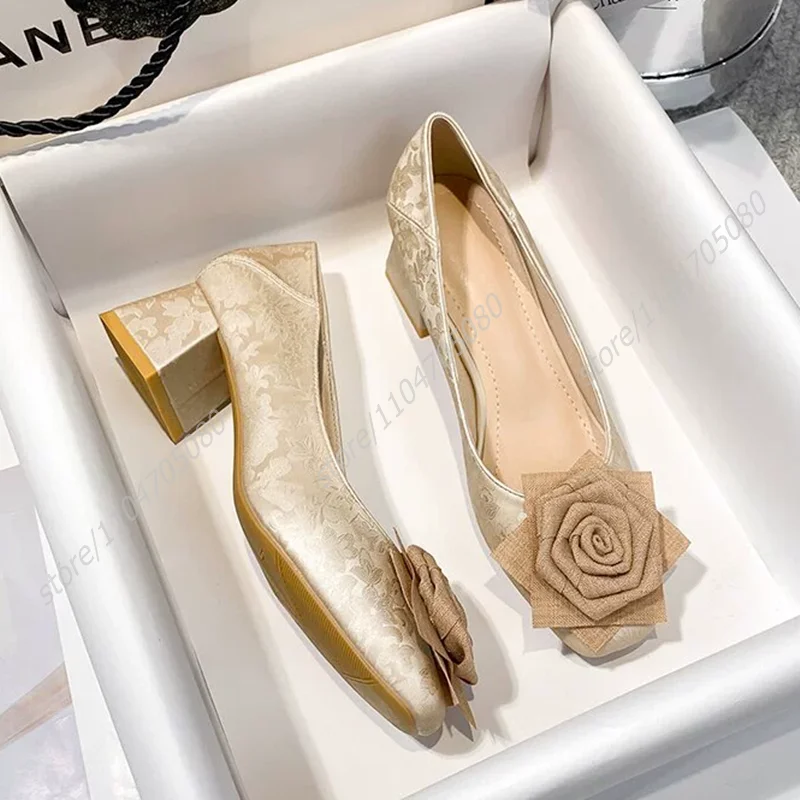 Flower Embroidery Light Gold Dark Pattern Low Heel Pump Elegant Ladies Cover Square Toe Low Heel Canvas Pattern Patchwork Shoes
Flower Embroidery Light Gold Dark Pattern Low Heel Pump Elegant Ladies Cover Square Toe Low Heel Canvas Pattern Patchwork Shoes