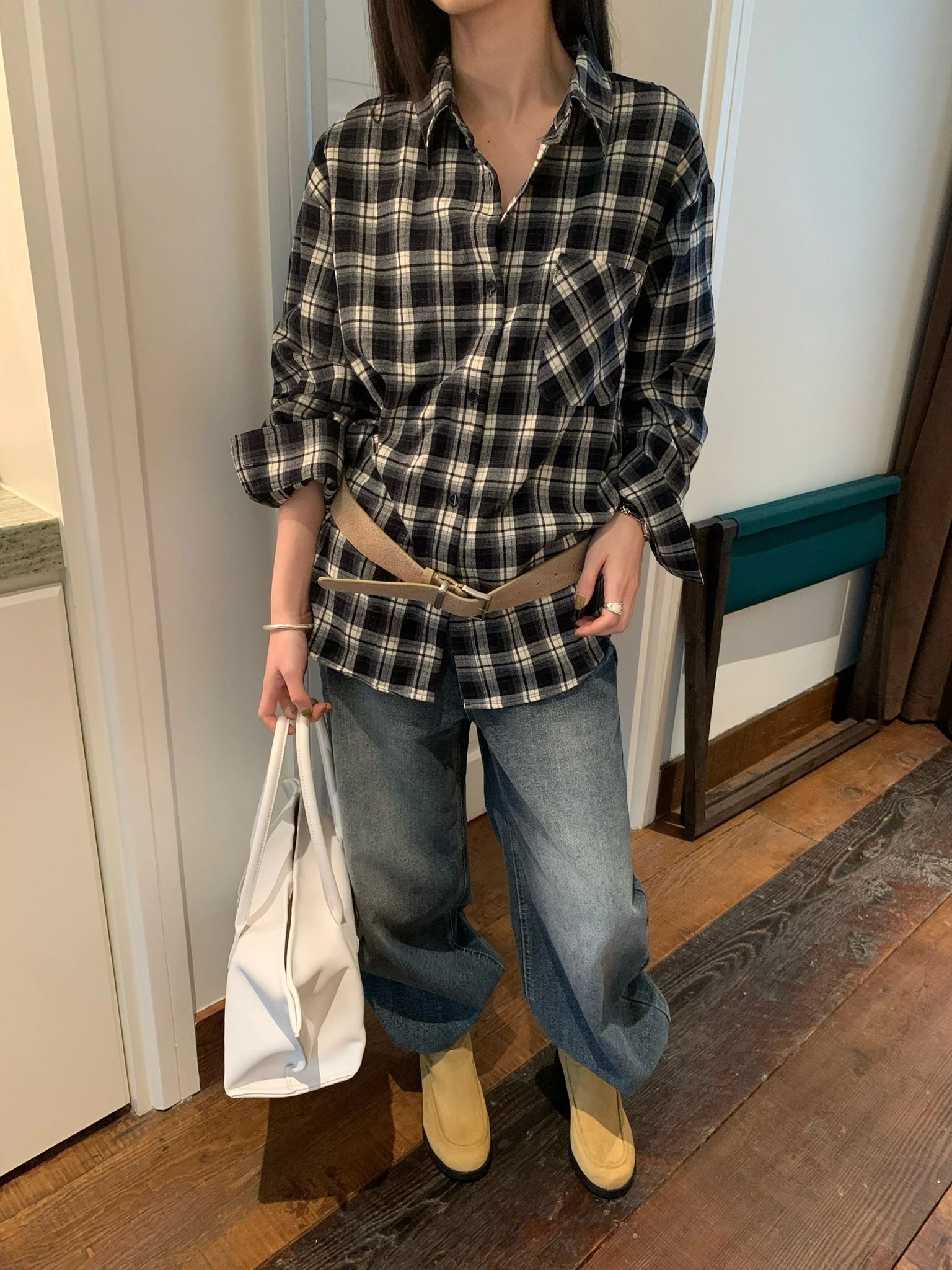 Korean Sle Casual Plaid irt Layering Versatile Loose Fit Autumn Winter Women's Faion Commute Wind Button up Long Sve
Korean Sle Casual Plaid irt Layering Versatile Loose Fit Autumn Winter Women's Faion Commute Wind Button up Long Sve