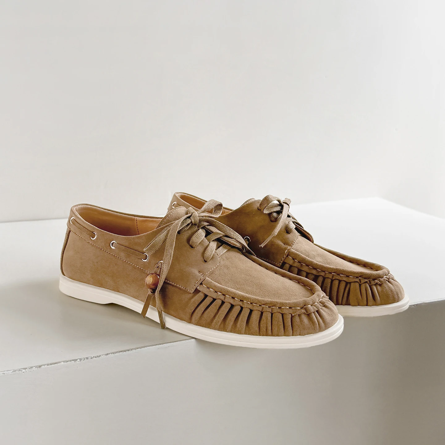 Женские замшевые лоферы из воловьей кожи, минималистичные туфли без шнуровки в стиле ретро, прочные мягкие туфли ручной работы премиум-класса на плоской подошве со шнуровкой
Женские замшевые лоферы из воловьей кожи, минималистичные туфли без шнуровки в стиле ретро, прочные мягкие туфли ручной работы премиум-класса на плоской подошве со шнуровкой