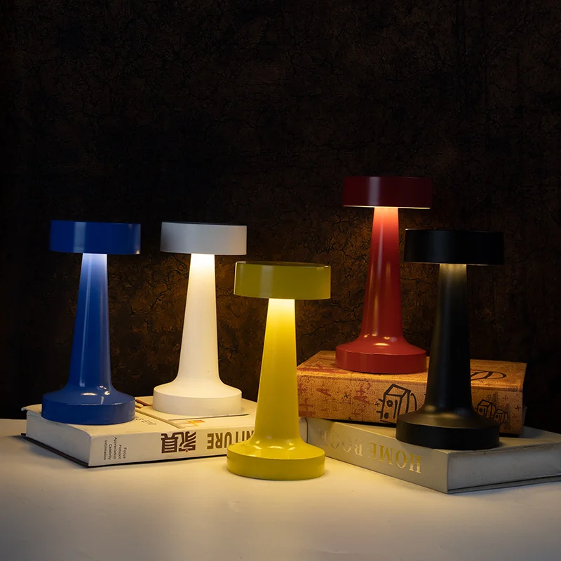 Modern stylish charging cordless touch control dimmable metal desk lamp with pleated shade for home bars
Modern stylish charging cordless touch control dimmable metal desk lamp with pleated shade for home bars