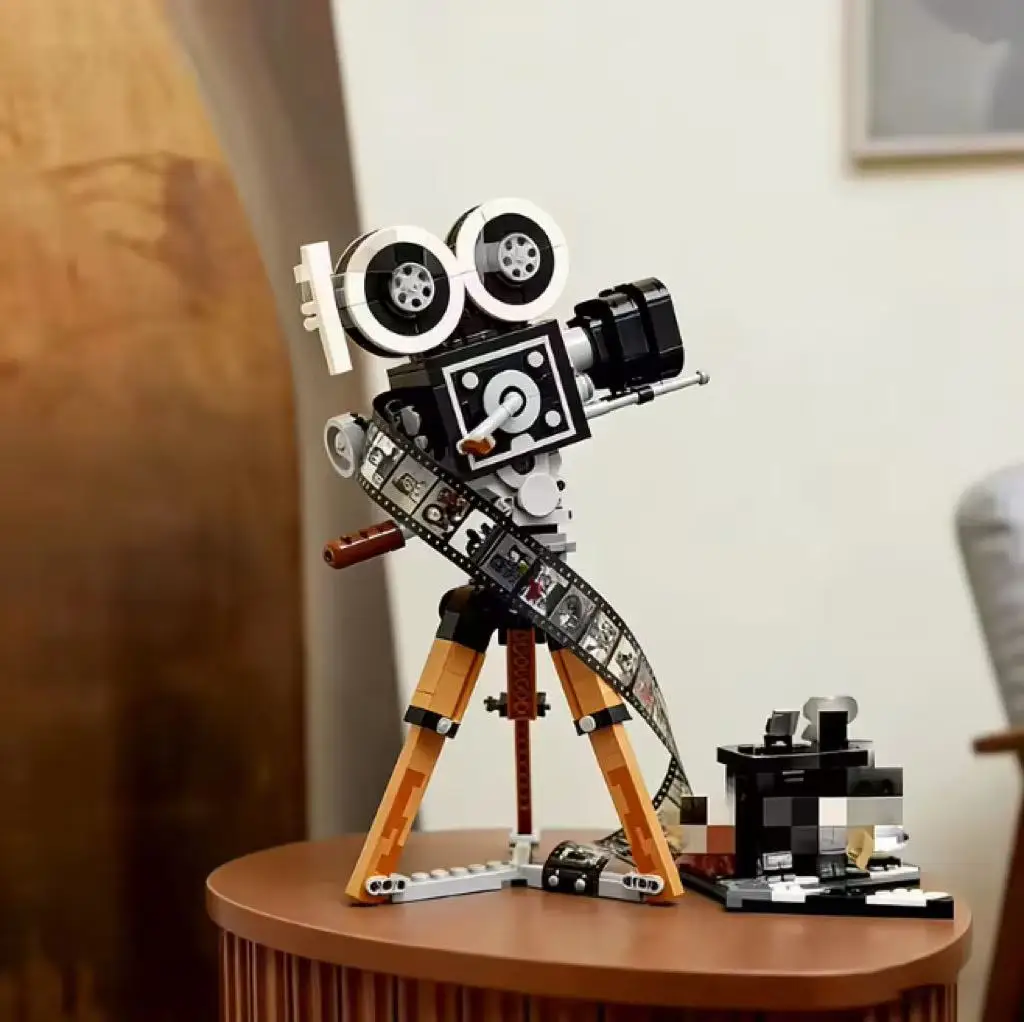 Assemble Creative Anniversary Classic Collector's Edition Retro VCR Building Blocks Movie Camera Model Building Blocks Toys
Assemble Creative Anniversary Classic Collector's Edition Retro VCR Building Blocks Movie Camera Model Building Blocks Toys