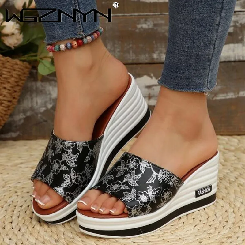 2025 Designer Sandals Women's Flip-flops Beach Women Shoes on Platform Fashion White Zapatos Mujer Casual Summer Rubber Slippers
2025 Designer Sandals Women's Flip-flops Beach Women Shoes on Platform Fashion White Zapatos Mujer Casual Summer Rubber Slippers