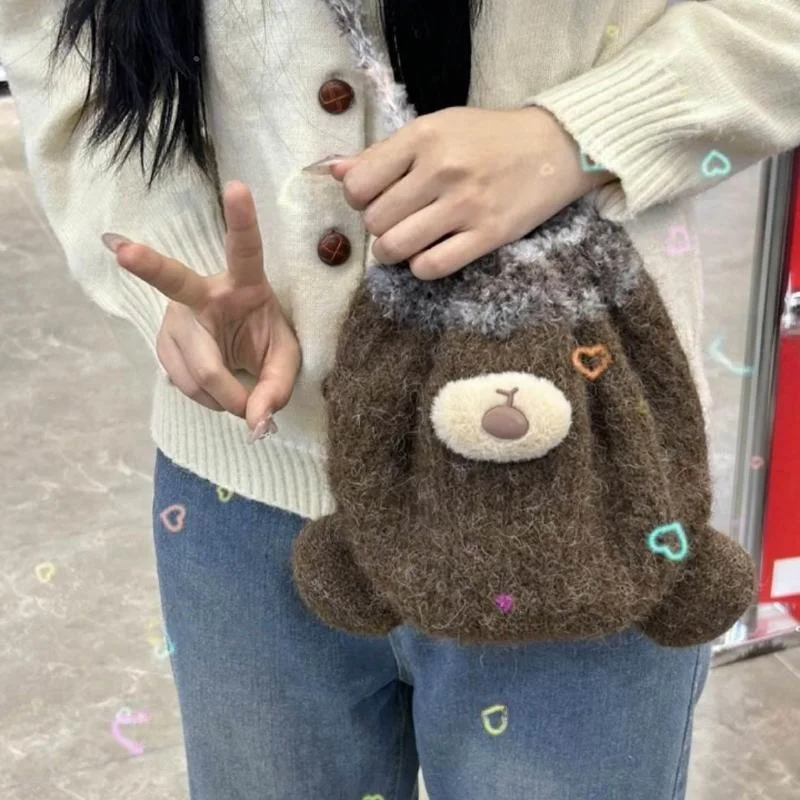 Милая вязаная сумка-кроссбоди с мишкой, креативная осенне-зимняя вязаная шапка с кисточками, универсальная плюшевая сумка для студентов, повседневная простая стильная сумка
Милая вязаная сумка-кроссбоди с мишкой, креативная осенне-зимняя вязаная шапка с кисточками, универсальная плюшевая сумка для студентов, повседневная простая стильная сумка