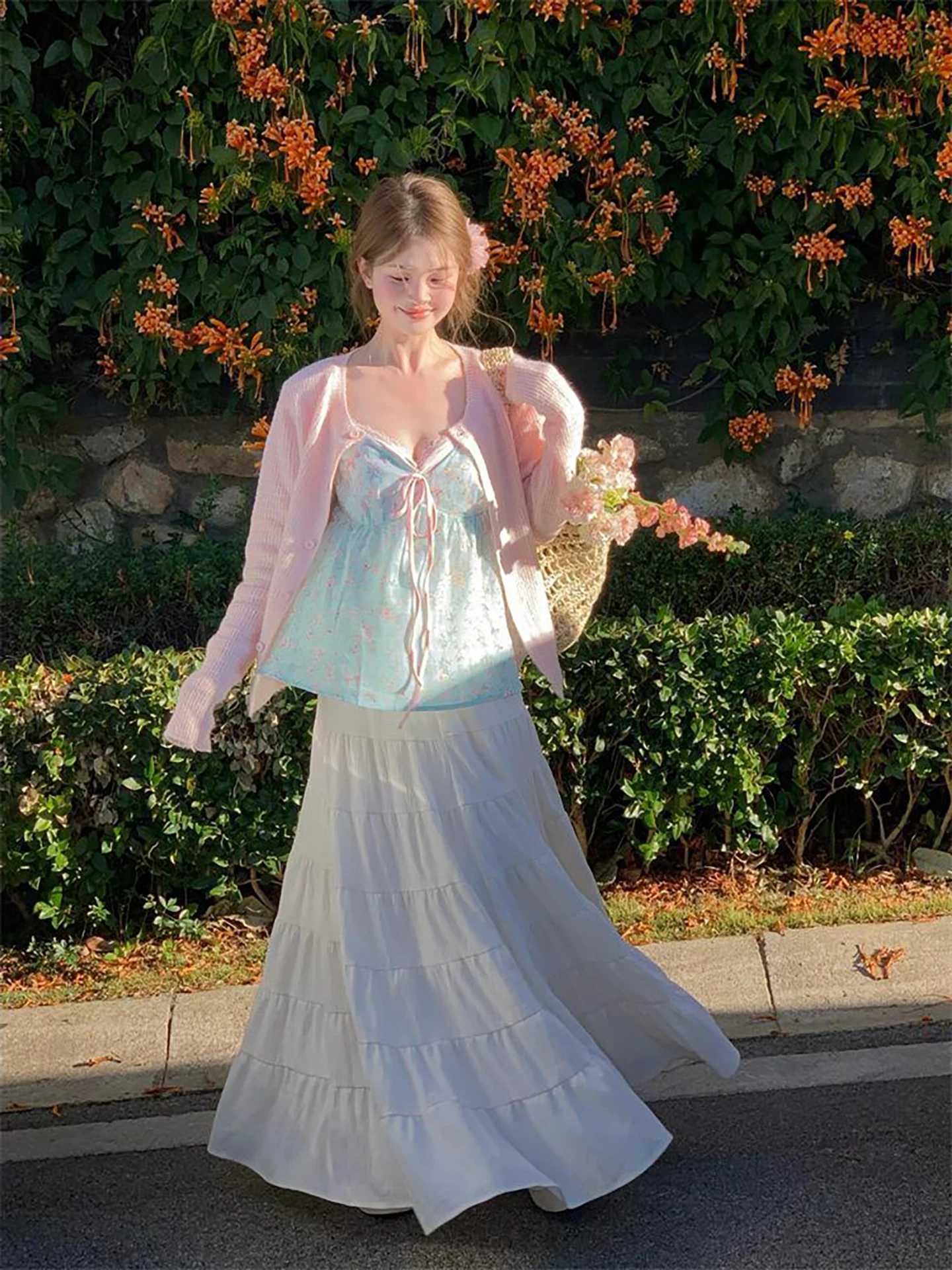 Early Spring Sweet Dopaamine Matching Lace Floral Halter Knitted Open Cardigan White Long Skirt Three Piece Set Women's Fashion
Early Spring Sweet Dopaamine Matching Lace Floral Halter Knitted Open Cardigan White Long Skirt Three Piece Set Women's Fashion