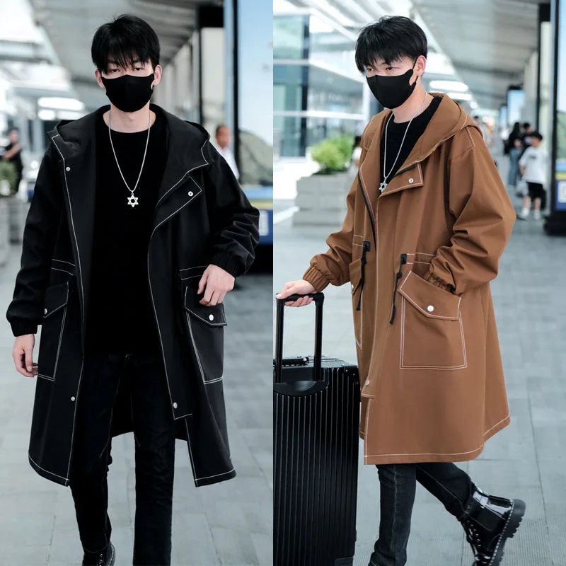 Осень и зима новая ветровка мужская средней длины выше колена пальто с капюшоном корейский свободный плащ теплые пальто мужская куртка
Осень и зима новая ветровка мужская средней длины выше колена пальто с капюшоном корейский свободный плащ теплые пальто мужская куртка