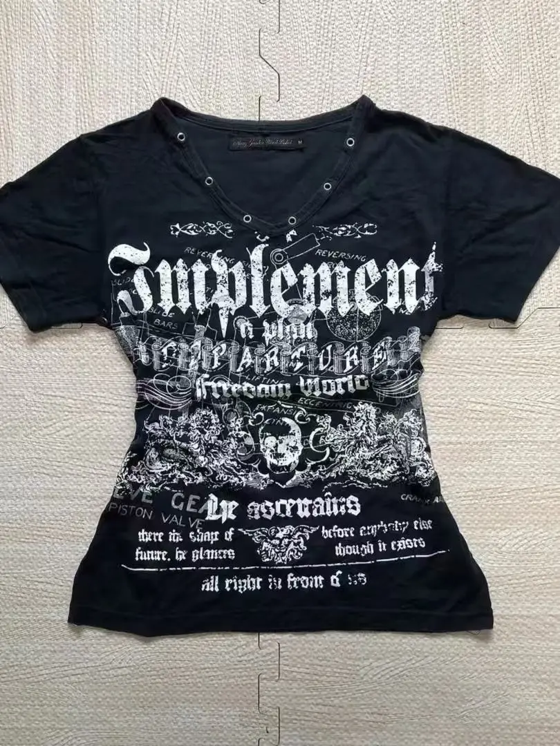 Hot girl Skull Print T-shirt Y2k Goth V-Neck Woman Clothing Punk Slim Sexy Short Sleeve Vintage American Summer Crop Top 90s Emo
Hot girl Skull Print T-shirt Y2k Goth V-Neck Woman Clothing Punk Slim Sexy Short Sleeve Vintage American Summer Crop Top 90s Emo