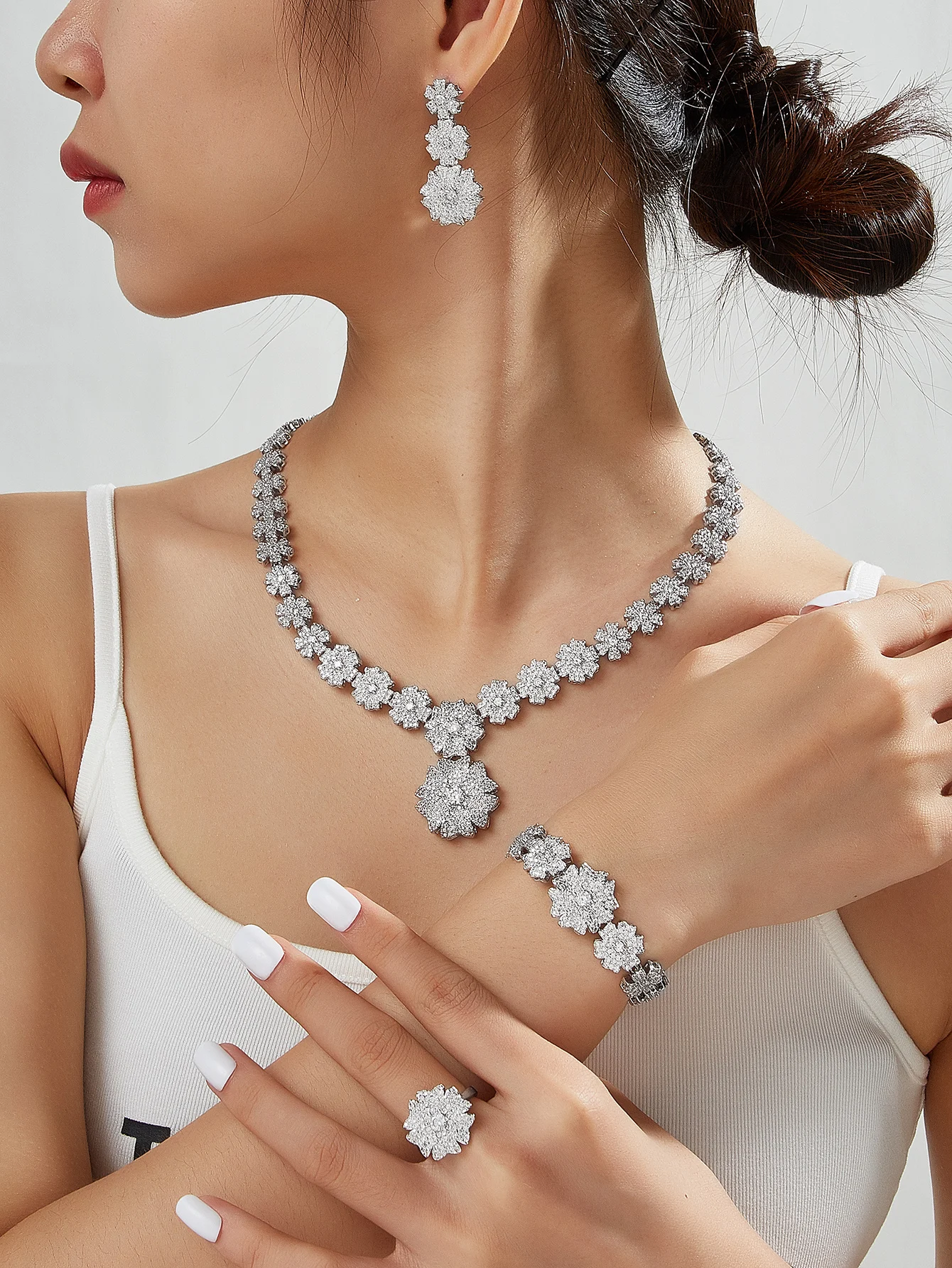 Fashion Dubai Jewelry Sets Flower Design Bridal Necklace Earring Set AAA Cubic Zirconia For Women Wedding Accessories Gift
Fashion Dubai Jewelry Sets Flower Design Bridal Necklace Earring Set AAA Cubic Zirconia For Women Wedding Accessories Gift