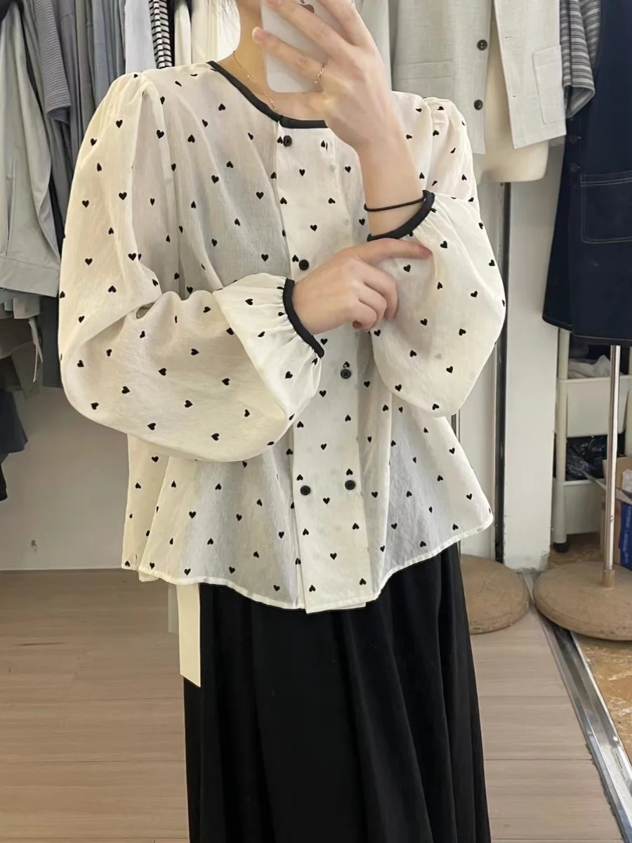 Wuli 25, корейский легкий шелковый длинный све с двойными пуговицами, женский светильник irt Ele Court Sle, нежный свободный крой с принтом
Wuli 25, корейский легкий шелковый длинный све с двойными пуговицами, женский светильник irt Ele Court Sle, нежный свободный крой с принтом