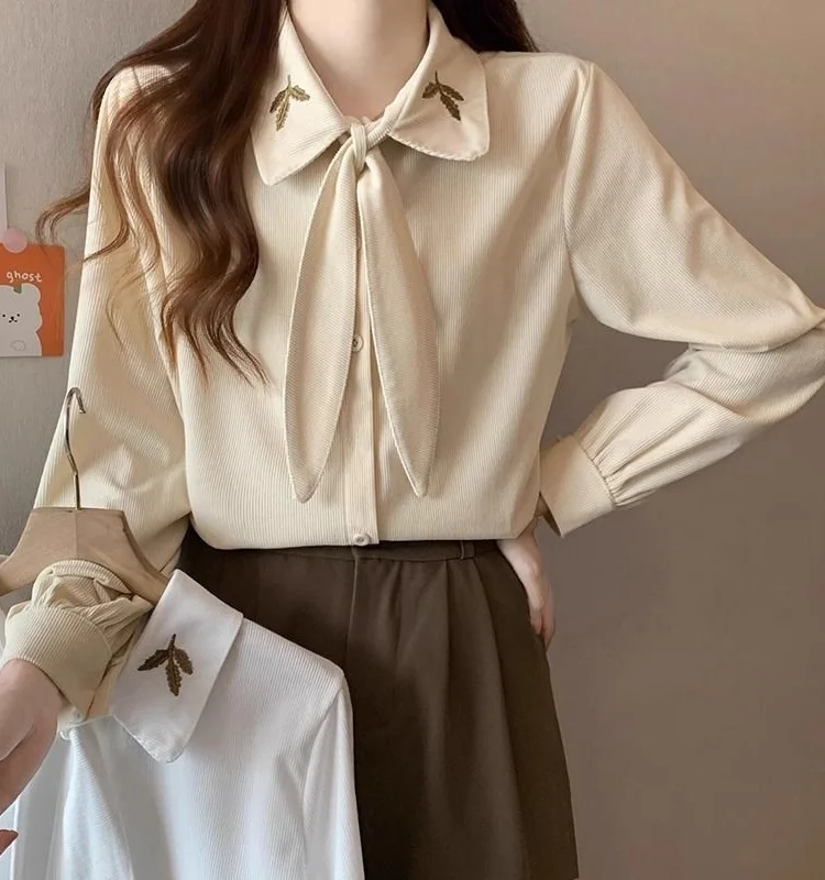 Осенняя новинка: Модный вельветовый топ с вышивкой для полных женщин, свободный крой, омолаживающий эффект
Осенняя новинка: Модный вельветовый топ с вышивкой для полных женщин, свободный крой, омолаживающий эффект