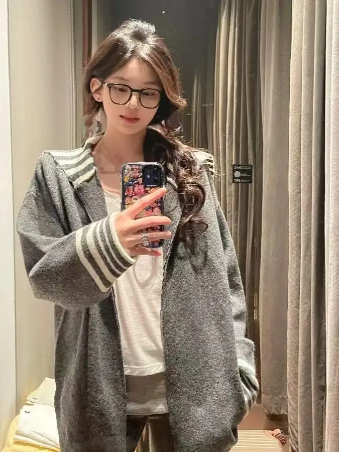 ay Темно-синий полосатый свитер с воротником, кардиган, женский свободный крой, длинная вязаная верхняя одежда све, осень-зима, ленивый дизайн
ay Темно-синий полосатый свитер с воротником, кардиган, женский свободный крой, длинная вязаная верхняя одежда све, осень-зима, ленивый дизайн