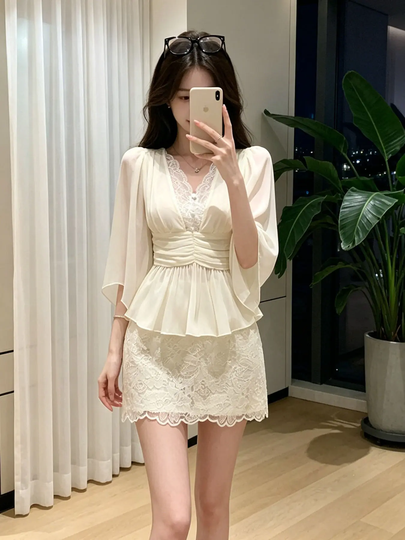 Elegant Style New Summer Shawl-Collar Lace Trim Short Sleeve Women's Fashionable Gathered Waist Top Polyester Fiber V-Neck
Elegant Style New Summer Shawl-Collar Lace Trim Short Sleeve Women's Fashionable Gathered Waist Top Polyester Fiber V-Neck