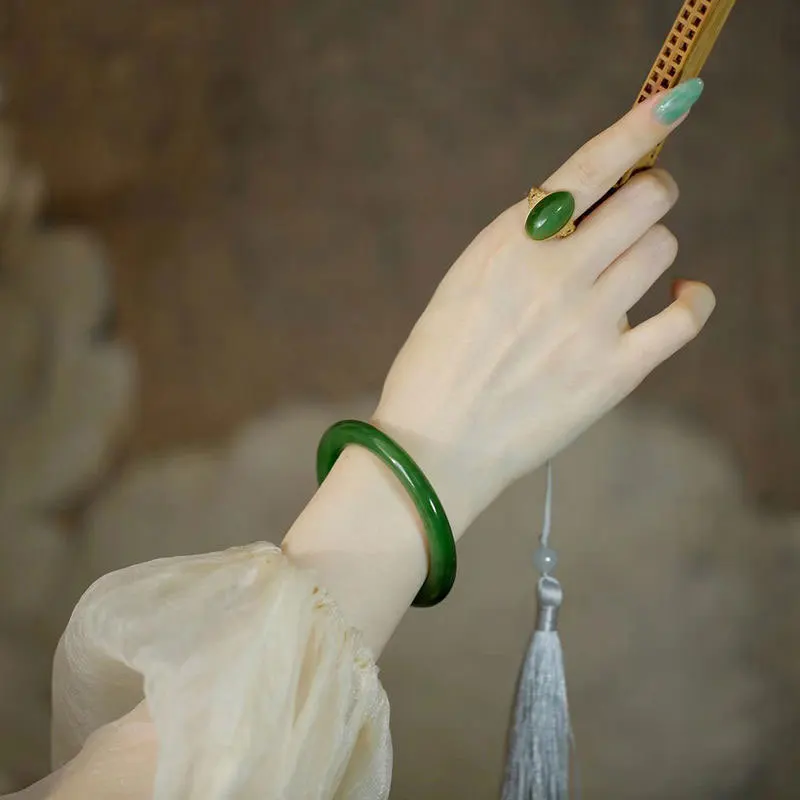 Hetian bracelet for women, young girl's spinach round bar, youthful style, Qinghai , clear water green jade beaut
Hetian bracelet for women, young girl's spinach round bar, youthful style, Qinghai , clear water green jade beaut