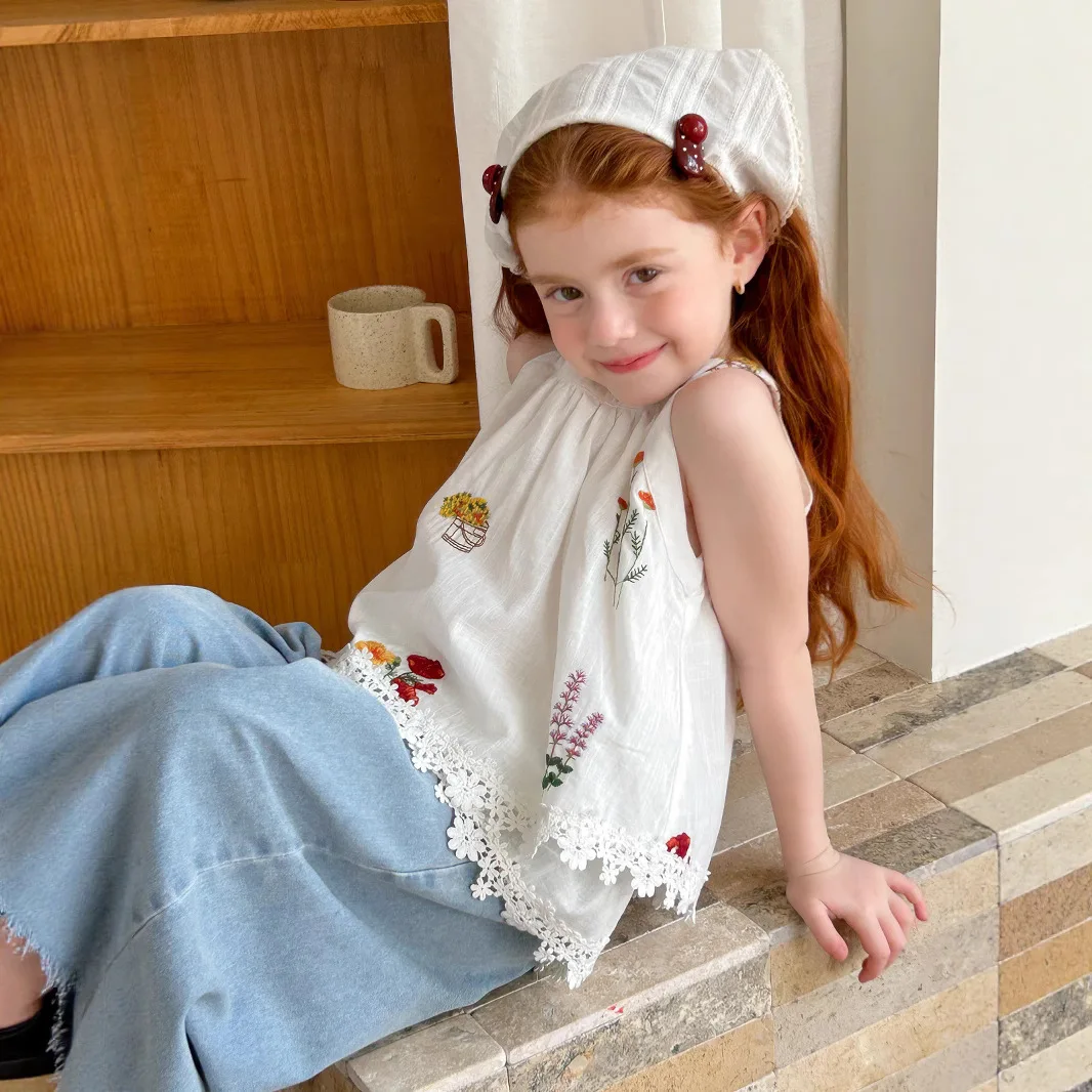 Girls Shirt 2025 Summer New Childrens Clothes Girls Baby Foreign Embroidery Neck Splicing Shoulder Shirt Casual Simple Daily
Girls Shirt 2025 Summer New Childrens Clothes Girls Baby Foreign Embroidery Neck Splicing Shoulder Shirt Casual Simple Daily