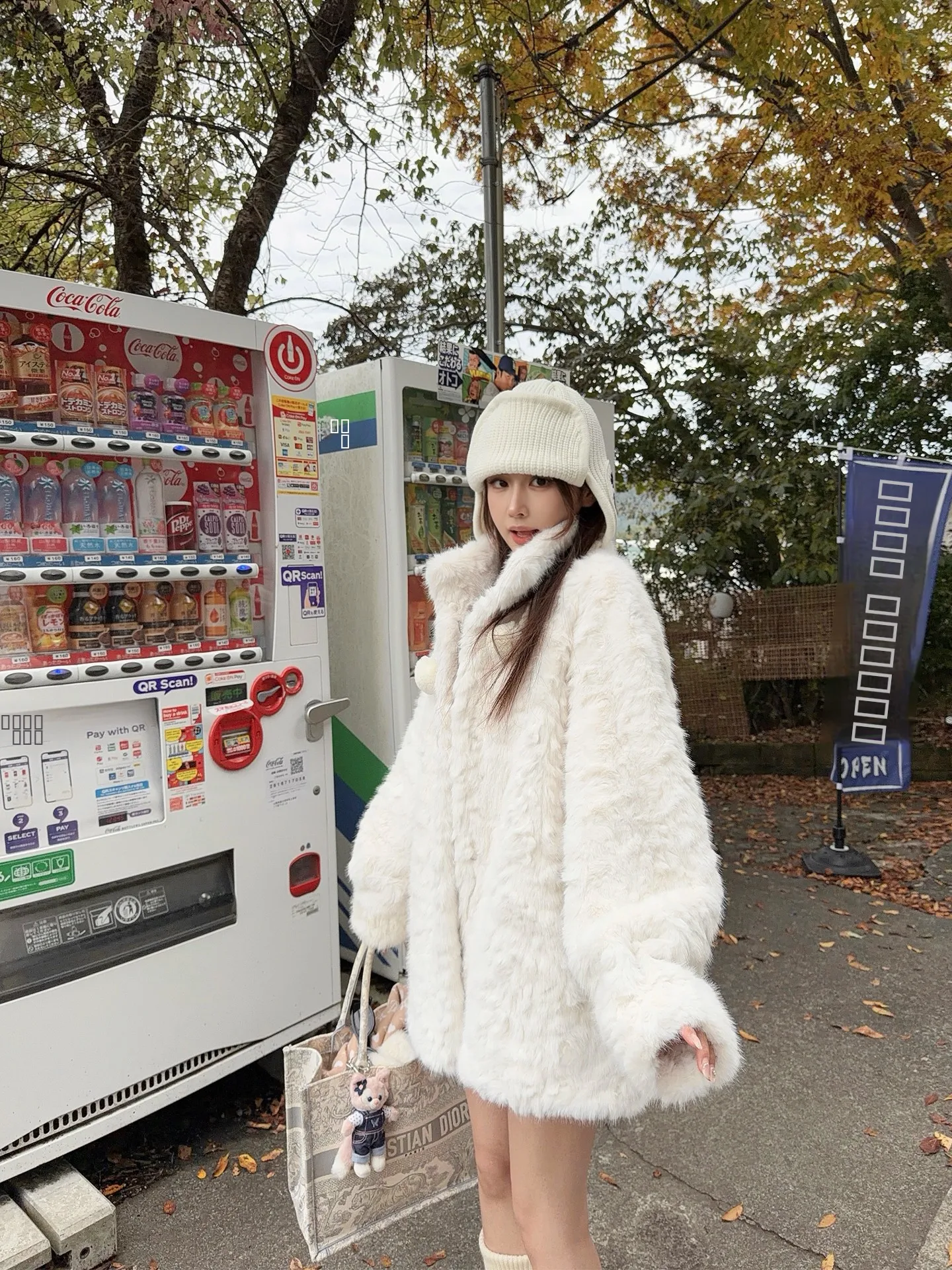 Теплое меховое пальто с воротником-стойкой, комбинированное из кожи и меха, осенне-зимняя высококачественная женская одежда из полиэфирного волокна
Теплое меховое пальто с воротником-стойкой, комбинированное из кожи и меха, осенне-зимняя высококачественная женская одежда из полиэфирного волокна