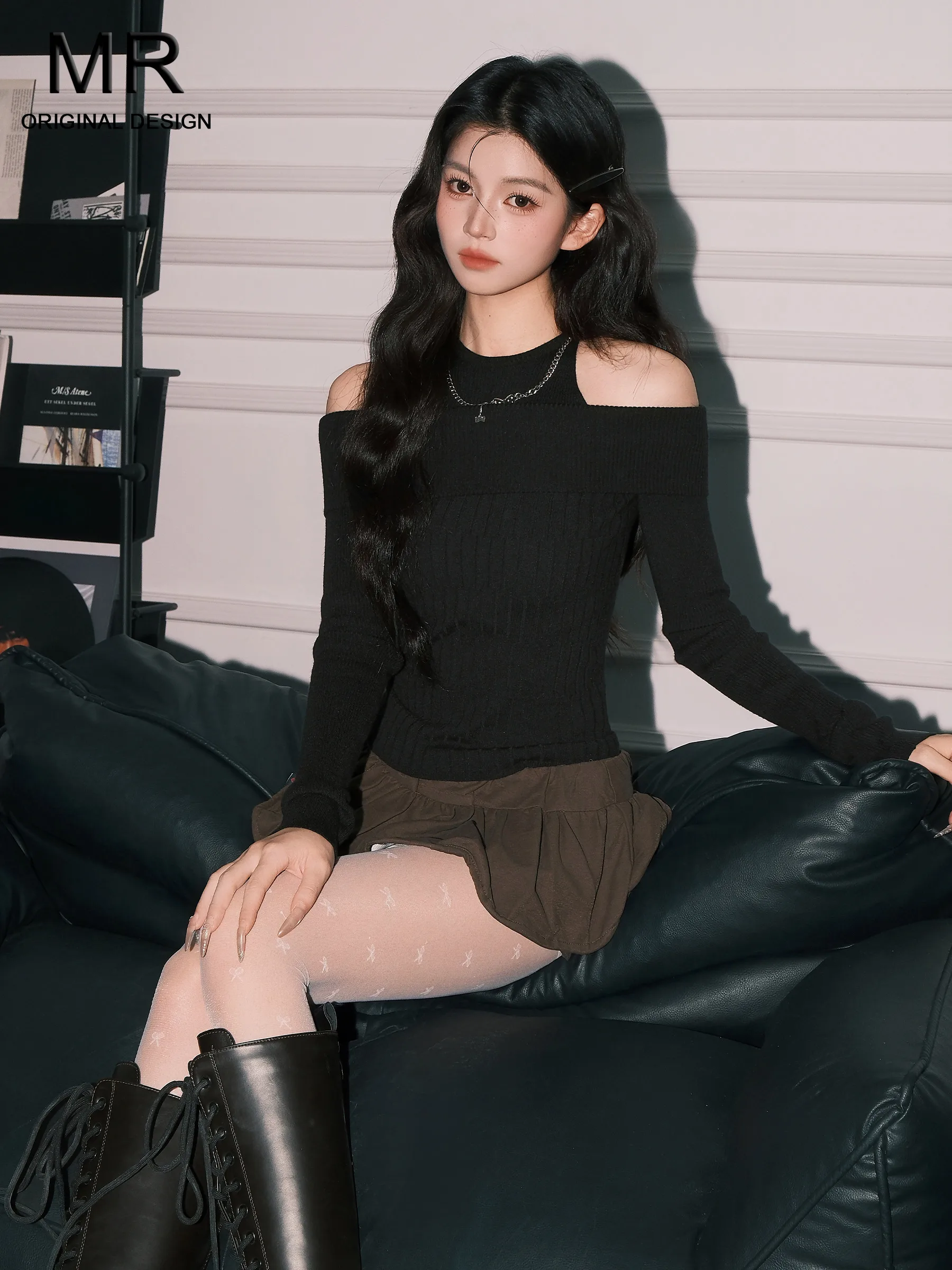 Black Long Sleeve One Shoulder Knitted Sweater Women's Casual Style Inner Wear Slimming Top Super Beautiful Shoulder Bared Shirt
Black Long Sleeve One Shoulder Knitted Sweater Women's Casual Style Inner Wear Slimming Top Super Beautiful Shoulder Bared Shirt