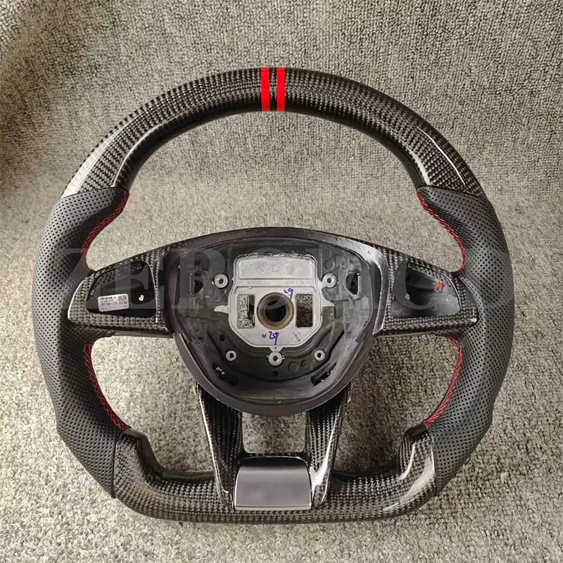Руль из углеродного волокна для Mercedes-Benz W205 Class A45
Руль из углеродного волокна для Mercedes-Benz W205 Class A45
