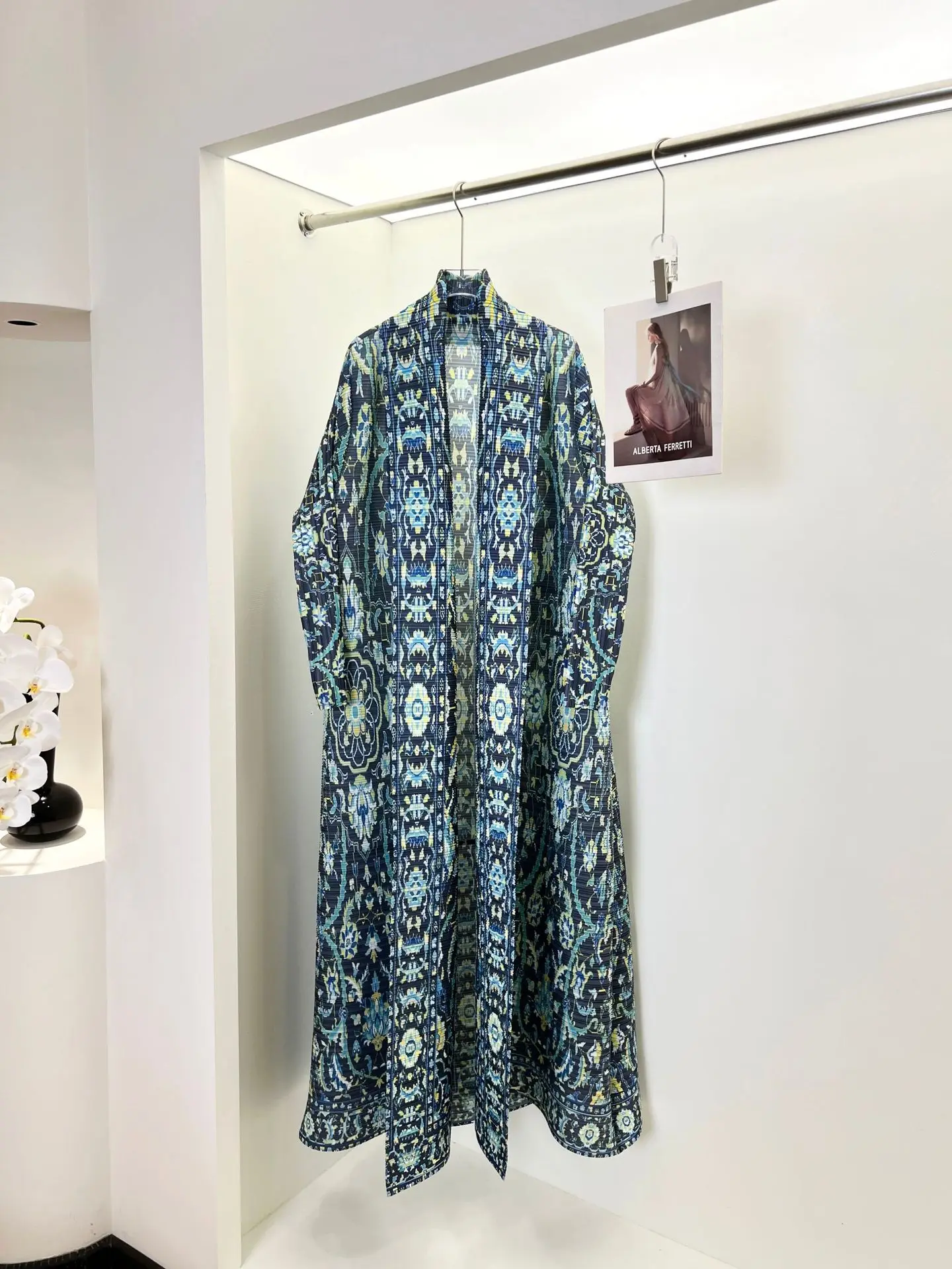 2025 new fashion versatile high-end design feel loose and slim and age-reducing artistic style long-sleeved cardigan robe for wo
2025 new fashion versatile high-end design feel loose and slim and age-reducing artistic style long-sleeved cardigan robe for wo