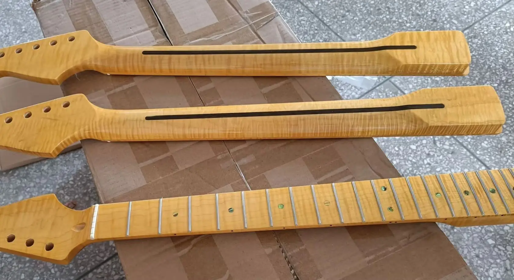 Tiger pattern neck 21 piece one 22 piece 6-series guitar handle ST electric guitar accessories guitar modification DIY performan
Tiger pattern neck 21 piece one 22 piece 6-series guitar handle ST electric guitar accessories guitar modification DIY performan