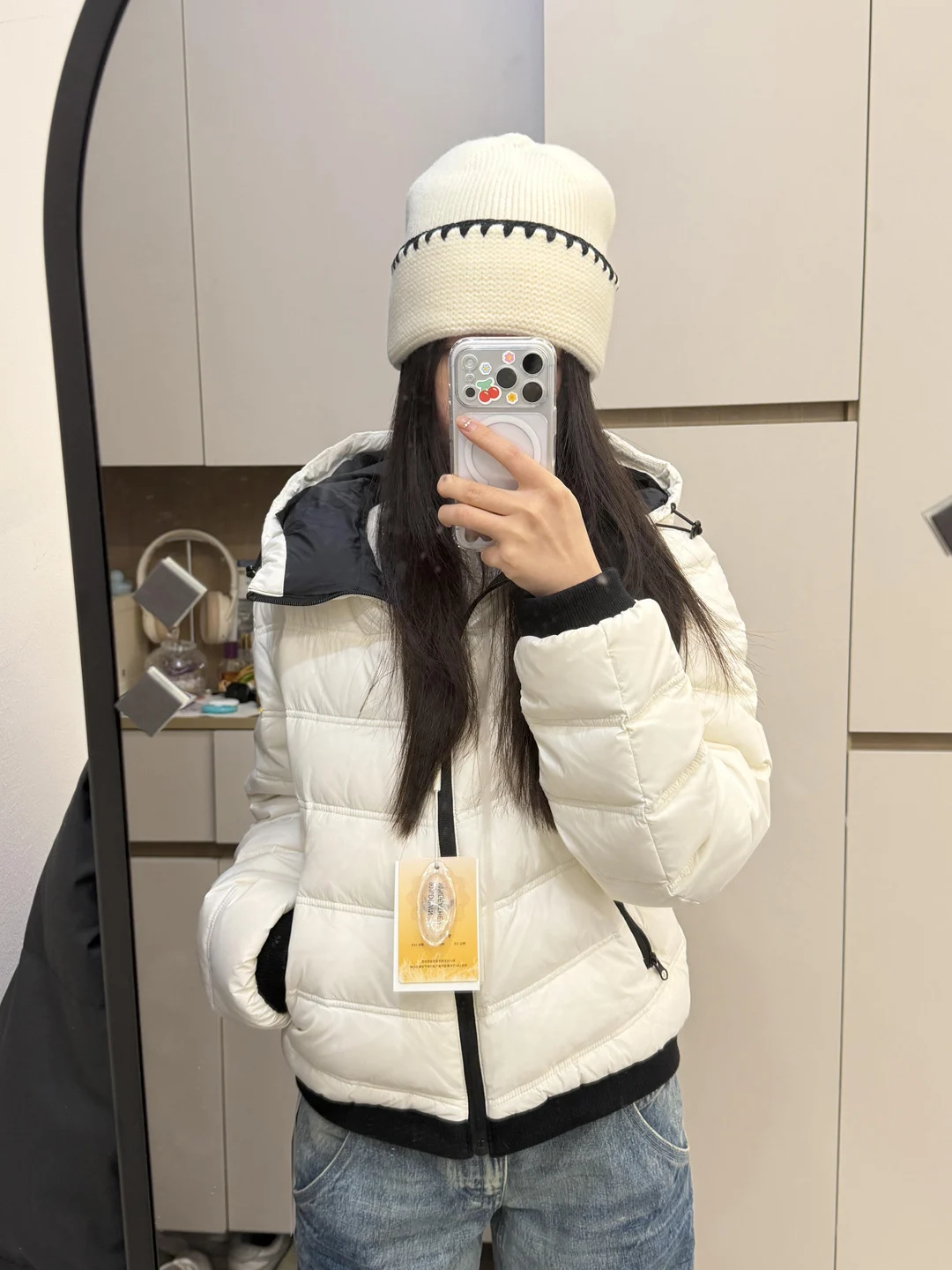 Женская утепленная свободная хлопковая куртка в корейском стиле для осени и зимы, повседневная, прямого кроя, из хлопка с наполнителем из хлопкового волокна.
Женская утепленная свободная хлопковая куртка в корейском стиле для осени и зимы, повседневная, прямого кроя, из хлопка с наполнителем из хлопкового волокна.