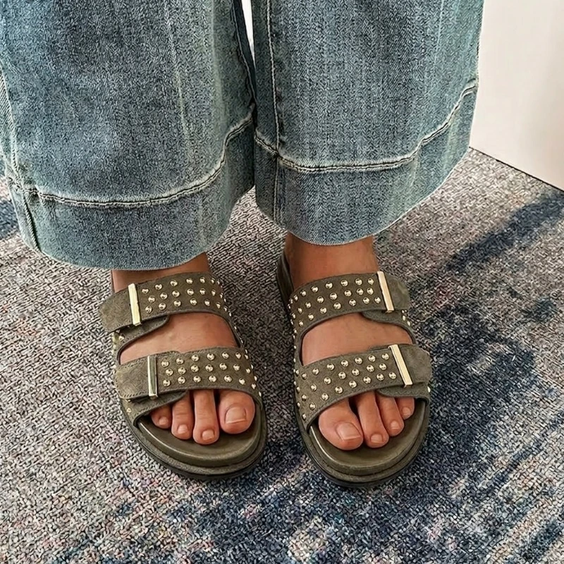 Women Suede Studded Slide Sandals Metal Rivet Double Strap Adjustable Slippers Non-slip Lightweight Summer Flat Shoes Streetwear
Women Suede Studded Slide Sandals Metal Rivet Double Strap Adjustable Slippers Non-slip Lightweight Summer Flat Shoes Streetwear