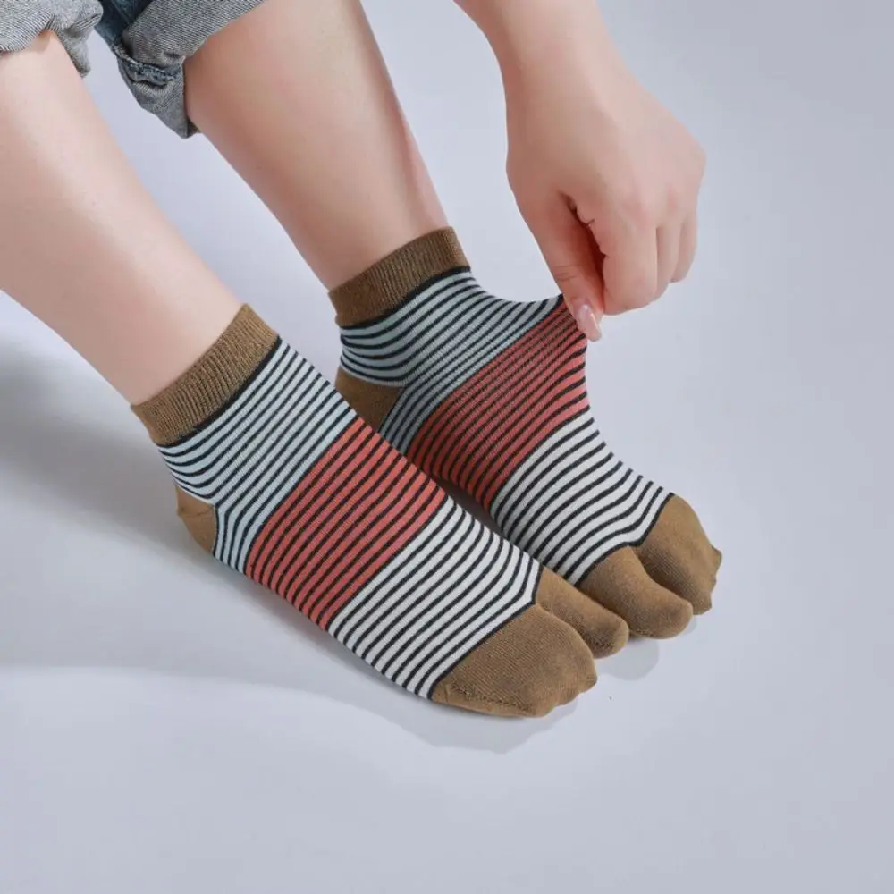 3Pairs Simple Stripe Two Toe Tube Socks Breathable Anti Slip Toe Short Calf Socks Hosiery Cotton Toe Separator Socks Daily
3Pairs Simple Stripe Two Toe Tube Socks Breathable Anti Slip Toe Short Calf Socks Hosiery Cotton Toe Separator Socks Daily