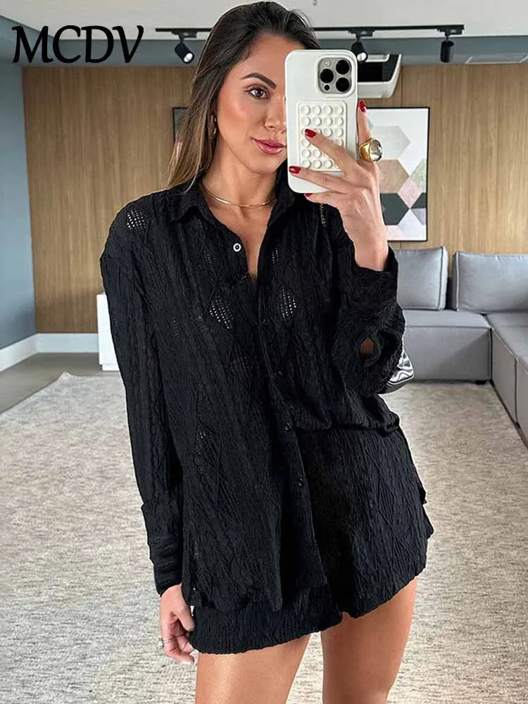 2025 Jacquard Two Pieces Shorts Set Women Long Sleeve Fashion Loose Pleated Button Shirts Elastic Waist Shorts Casual Outfits
2025 Jacquard Two Pieces Shorts Set Women Long Sleeve Fashion Loose Pleated Button Shirts Elastic Waist Shorts Casual Outfits