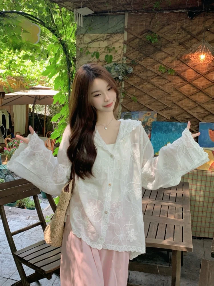 Kumikumi Embroidered Lace Hook White Loose Women's Shirt Summer Versatile Hat Design Sun Protection Long Sleeve Button up
Kumikumi Embroidered Lace Hook White Loose Women's Shirt Summer Versatile Hat Design Sun Protection Long Sleeve Button up