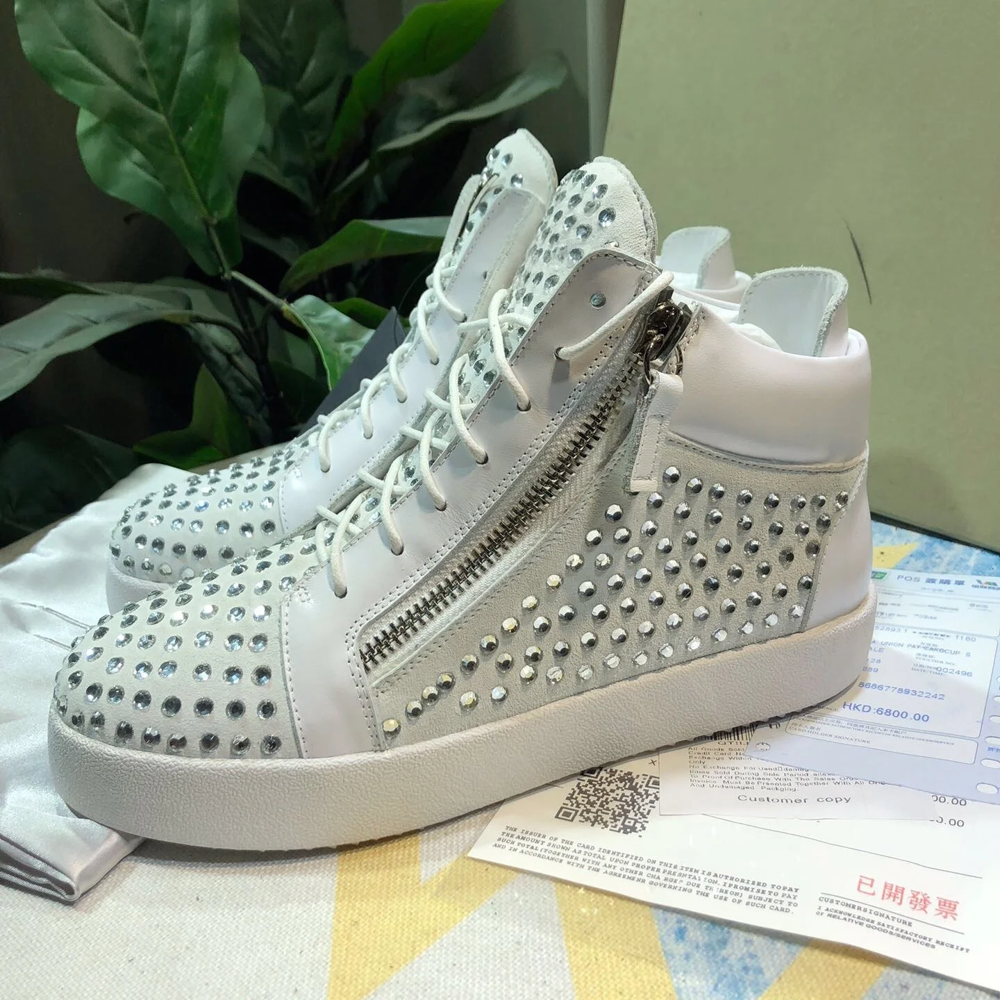 Top Hight Quality Casual Sneakers For Men and Women Real Leather Brand Designer Unisex Tennis Shoes GZ Zipper Loafer Shoes G1240
Top Hight Quality Casual Sneakers For Men and Women Real Leather Brand Designer Unisex Tennis Shoes GZ Zipper Loafer Shoes G1240