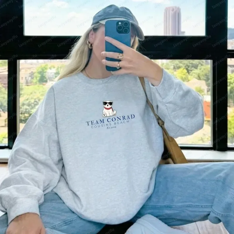 Толстовка Team Conrad: Cousins Beach Junior Mint Bear TSITP, повседневная, мягкая, удобная, осенне-зимняя, термо, с капюшоном
Толстовка Team Conrad: Cousins Beach Junior Mint Bear TSITP, повседневная, мягкая, удобная, осенне-зимняя, термо, с капюшоном