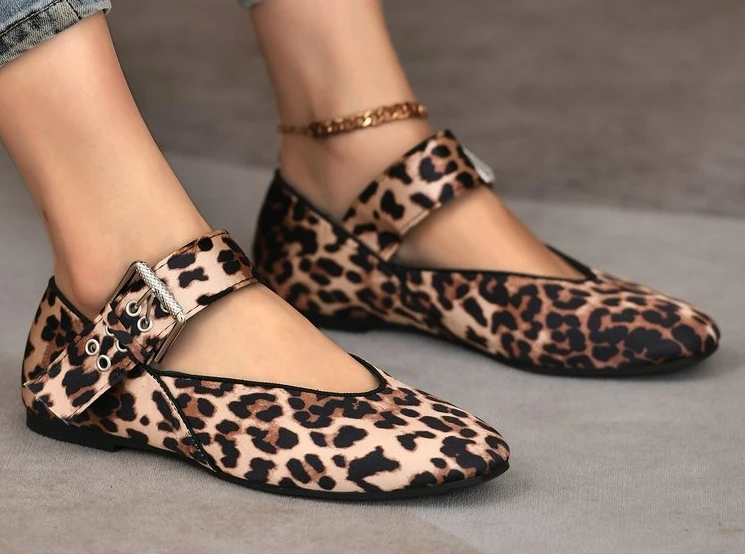 Women Flats New Leopard Print Comfortable Soft Round Toe Flat Shoes for Women Ballet Mary Jane Shoes for Women Zapatos De Mujer
Women Flats New Leopard Print Comfortable Soft Round Toe Flat Shoes for Women Ballet Mary Jane Shoes for Women Zapatos De Mujer