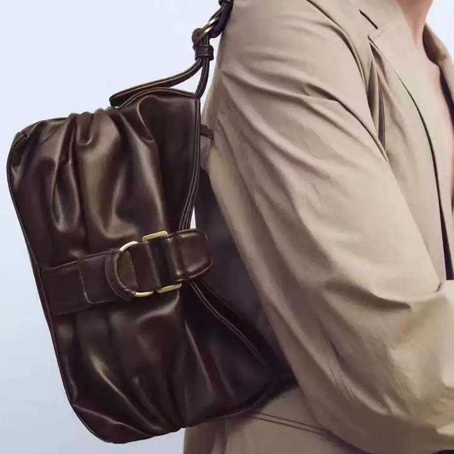 New Fashion Women's Bag Brown Buckle Decoration Shoulder Bag 2025 Summer New Fashionable Retro Wrinkled Underarm Bag
New Fashion Women's Bag Brown Buckle Decoration Shoulder Bag 2025 Summer New Fashionable Retro Wrinkled Underarm Bag
