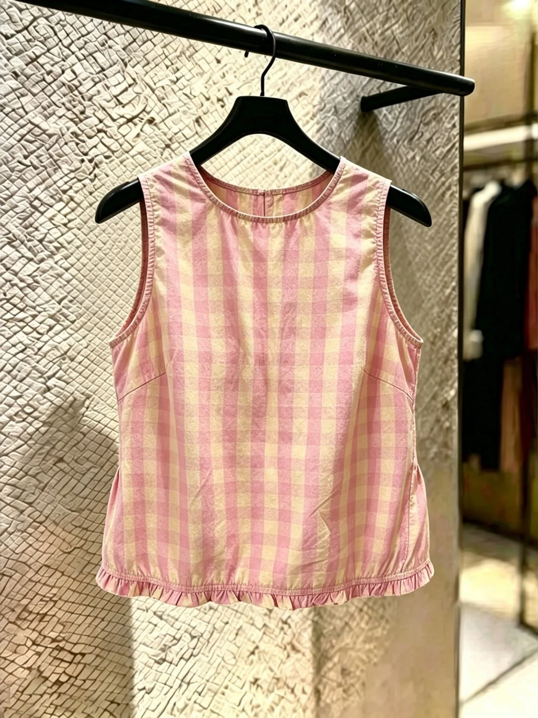 Korean Style Beautiful Plaid Lace Design Women's Thin Sweet Match Summer Sleeveless Shirt French Style Loose Fit round Neck
Korean Style Beautiful Plaid Lace Design Women's Thin Sweet Match Summer Sleeveless Shirt French Style Loose Fit round Neck