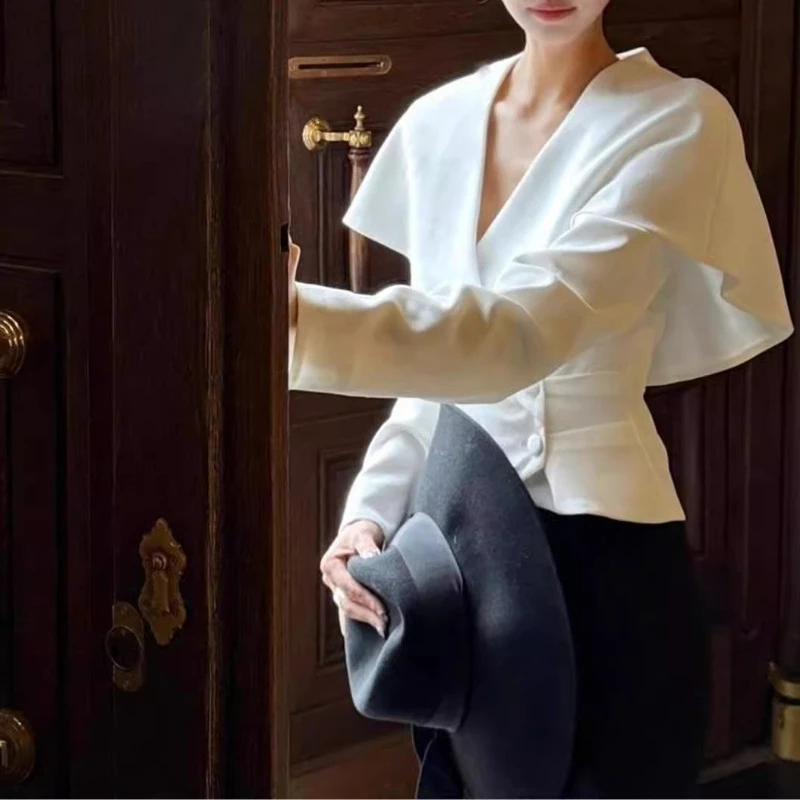 Rench-style, High-end, Age-reducing, Foreign-style, High-end, Super-good-looking Pinch-waist Top
Rench-style, High-end, Age-reducing, Foreign-style, High-end, Super-good-looking Pinch-waist Top