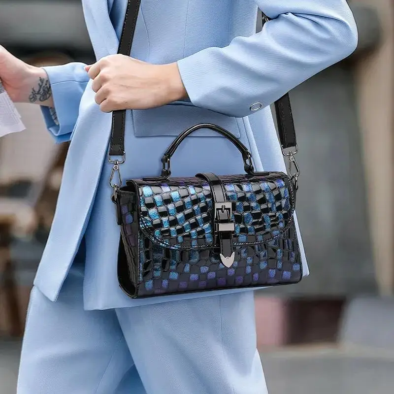 Genuine Leather Women Crossbody Bag Fashion New Large Capacity Shoulder Bag Women's Design Soft Leather Retro Small Square Bags
Genuine Leather Women Crossbody Bag Fashion New Large Capacity Shoulder Bag Women's Design Soft Leather Retro Small Square Bags