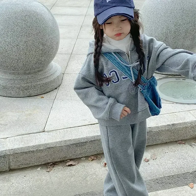 Children's Girls Set New Autumn Long Sleeve Sports Suit Hooded Sweatshirt +Pants Two Piece Baby Girls' Fashion Spring Set Winter
Children's Girls Set New Autumn Long Sleeve Sports Suit Hooded Sweatshirt +Pants Two Piece Baby Girls' Fashion Spring Set Winter
