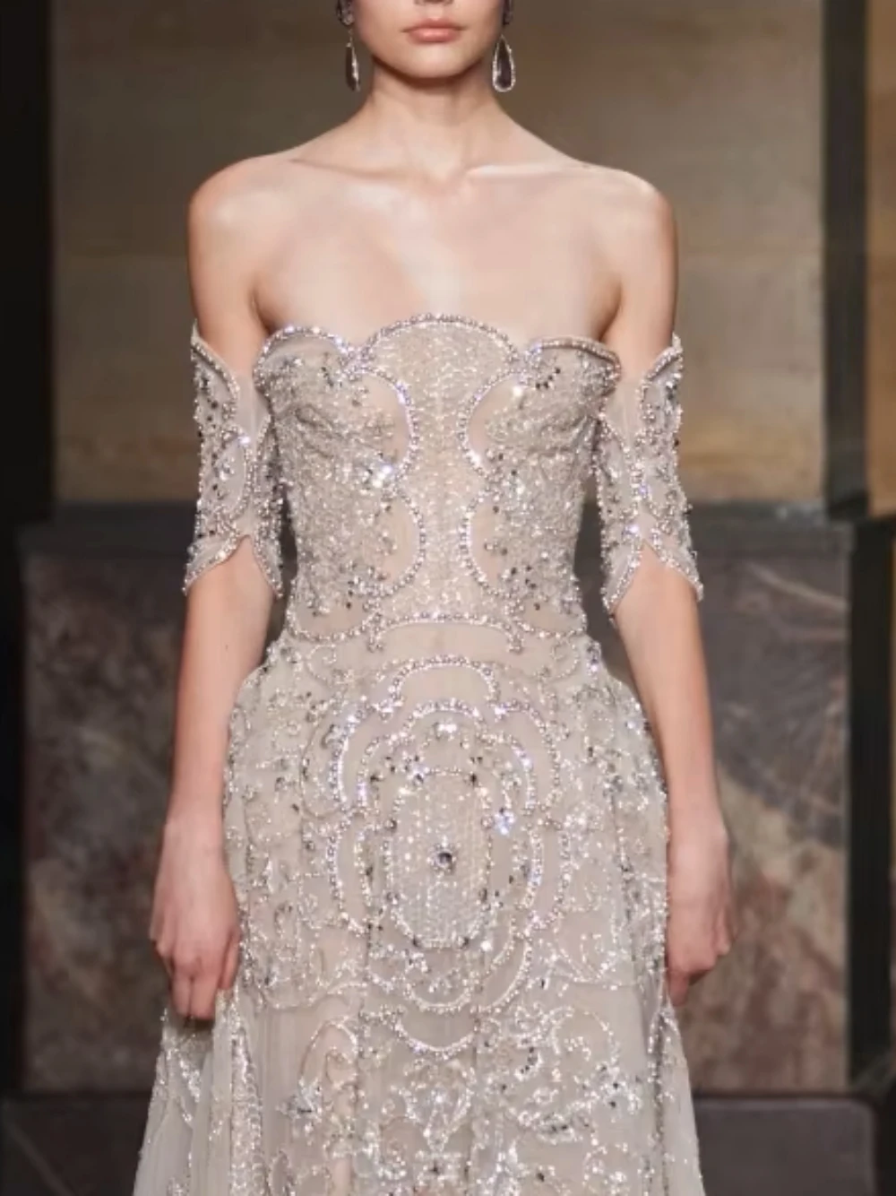 Full Beaded Sequin Embroidery Formal Evening Dress Illusion Tulle Off Shoulder A Line Customized Bridal Gown For Wedding Party
Full Beaded Sequin Embroidery Formal Evening Dress Illusion Tulle Off Shoulder A Line Customized Bridal Gown For Wedding Party