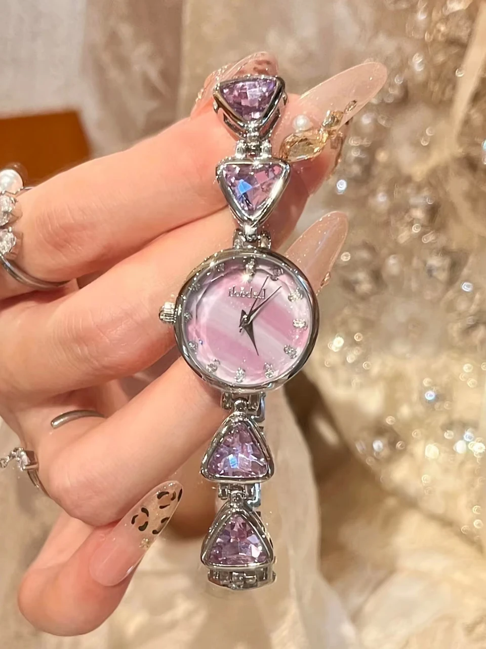 Stylish And Versatile Quartz Bracelet Watch For Women, A New Style And Perfect Gift. A Trendy Women'S Watch And Watch Accessory.
Stylish And Versatile Quartz Bracelet Watch For Women, A New Style And Perfect Gift. A Trendy Women'S Watch And Watch Accessory.