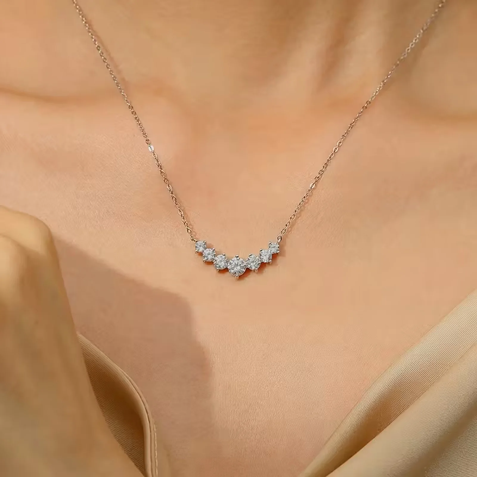 S925 silver synthetic zircon smiley face necklace - perfect gift for birthdays, weddings, Mother's Day, and Easter
S925 silver synthetic zircon smiley face necklace - perfect gift for birthdays, weddings, Mother's Day, and Easter