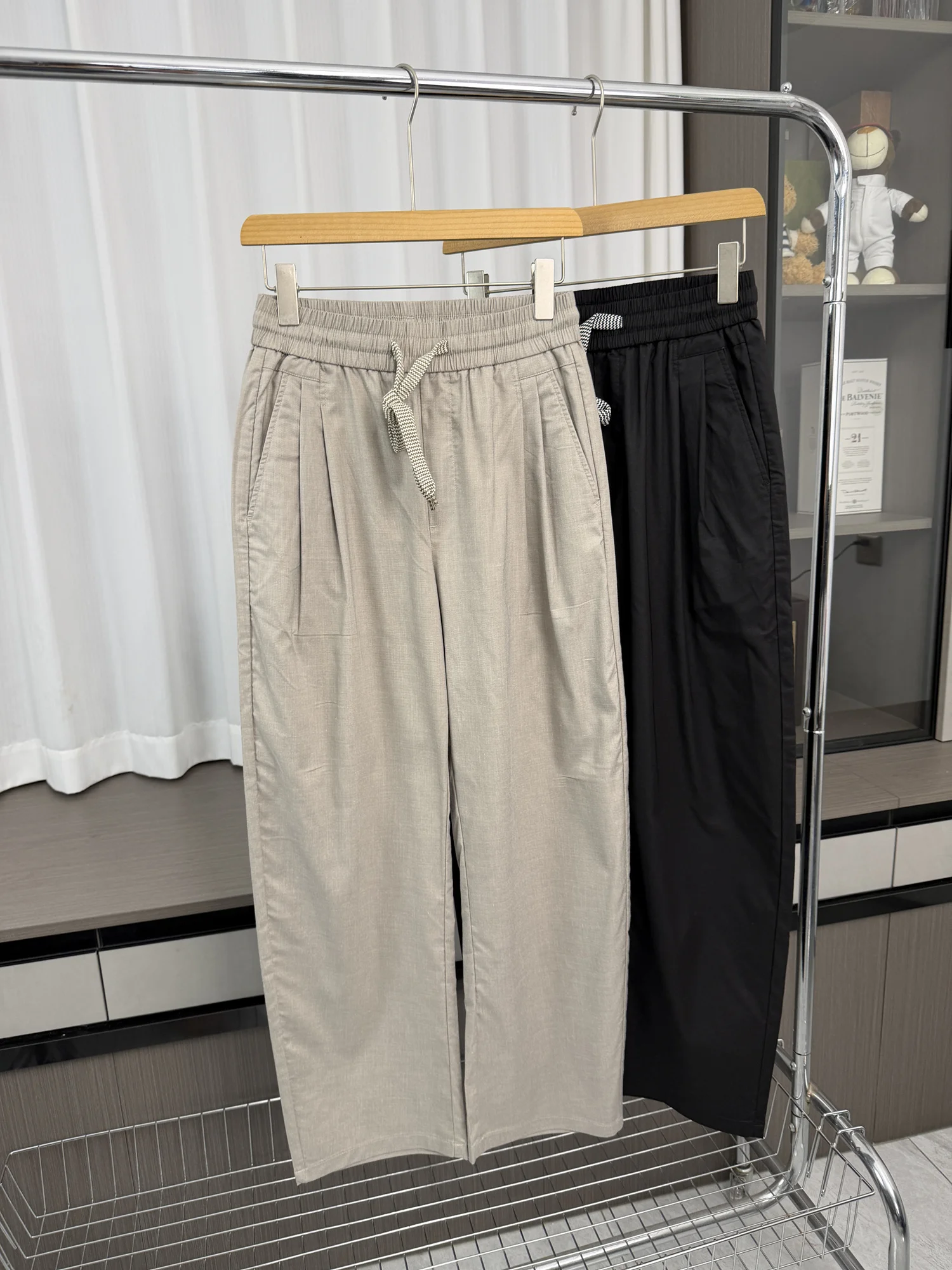 Comfortable Breathable Light Linen Casual Pants Men Women Spring Summer Straight Leg mid Waist Casual Fashionable Trousers
Comfortable Breathable Light Linen Casual Pants Men Women Spring Summer Straight Leg mid Waist Casual Fashionable Trousers