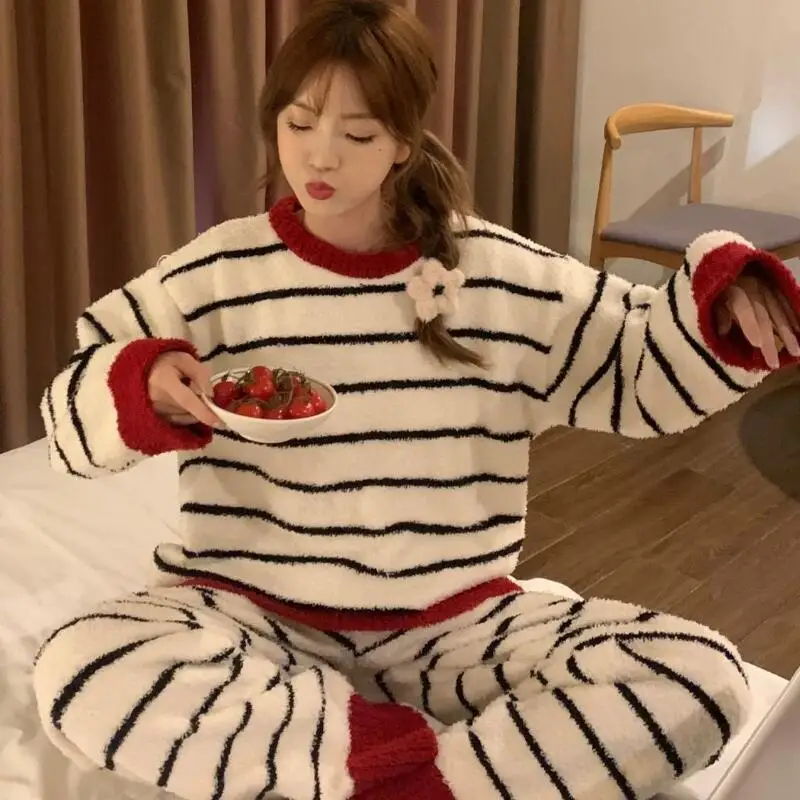 Women's Half-Pile Stripe Pajamas Coral Fleece Pajamas Loungewear Autumn Winter Girl Student Cute Long Sleeves Sleepcoat Homewear
Women's Half-Pile Stripe Pajamas Coral Fleece Pajamas Loungewear Autumn Winter Girl Student Cute Long Sleeves Sleepcoat Homewear