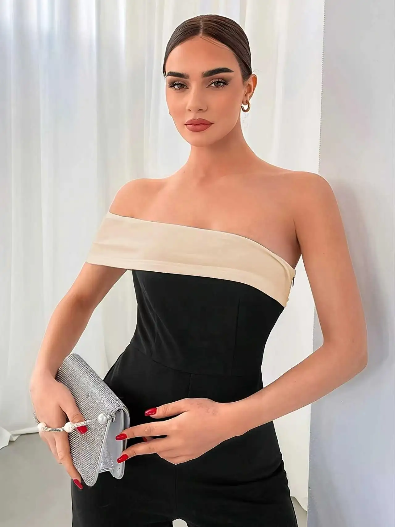 Women Black And Pink Contrast Off Shoulder Jumpsuit, Elegant Wide Leg One Shoulder Long Jumpsuit For Party Cocktail
Women Black And Pink Contrast Off Shoulder Jumpsuit, Elegant Wide Leg One Shoulder Long Jumpsuit For Party Cocktail